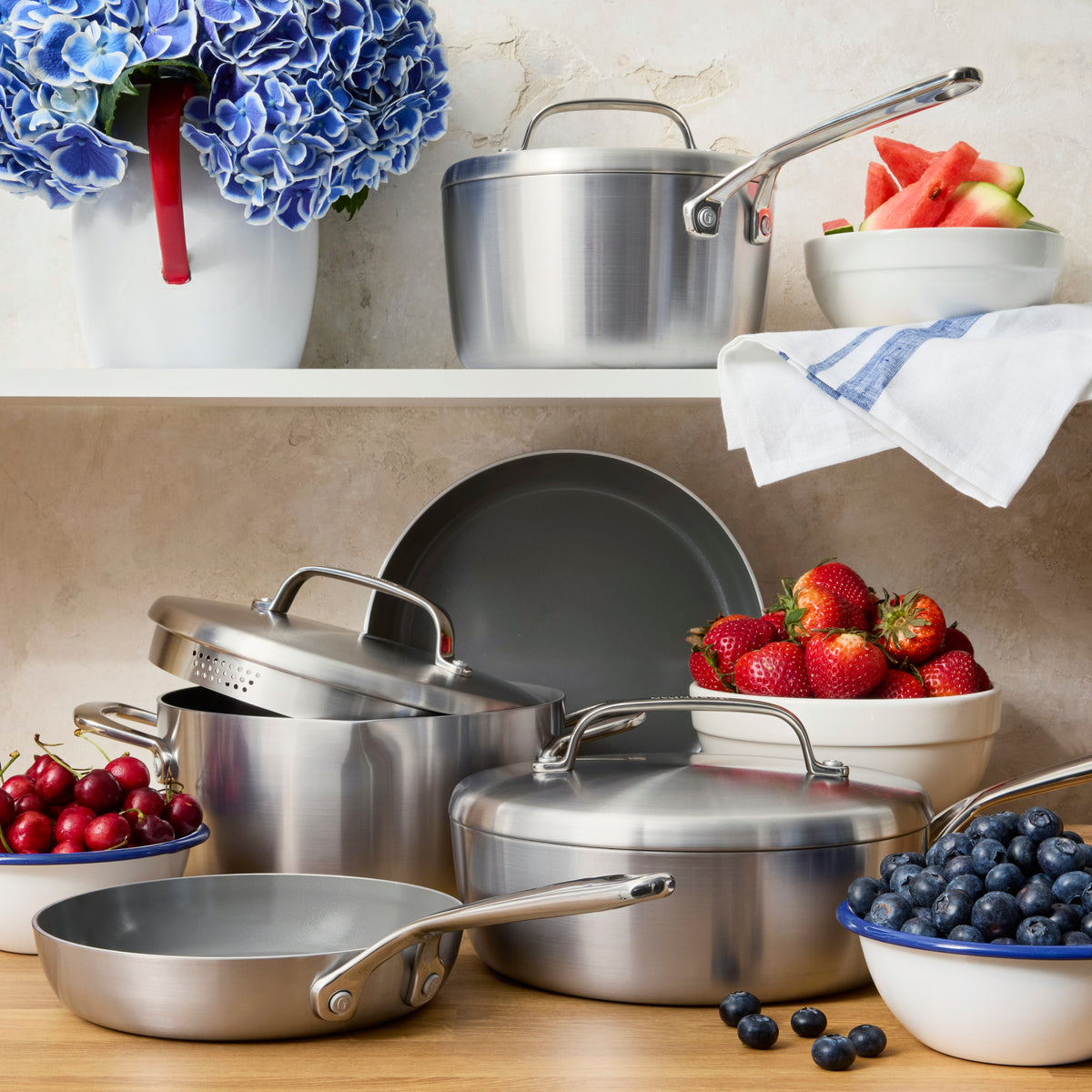 GP5 Stainless Steel 4-Quart Sauté Pan with Lid and Helper Handle | Mirror Handles - Image 7