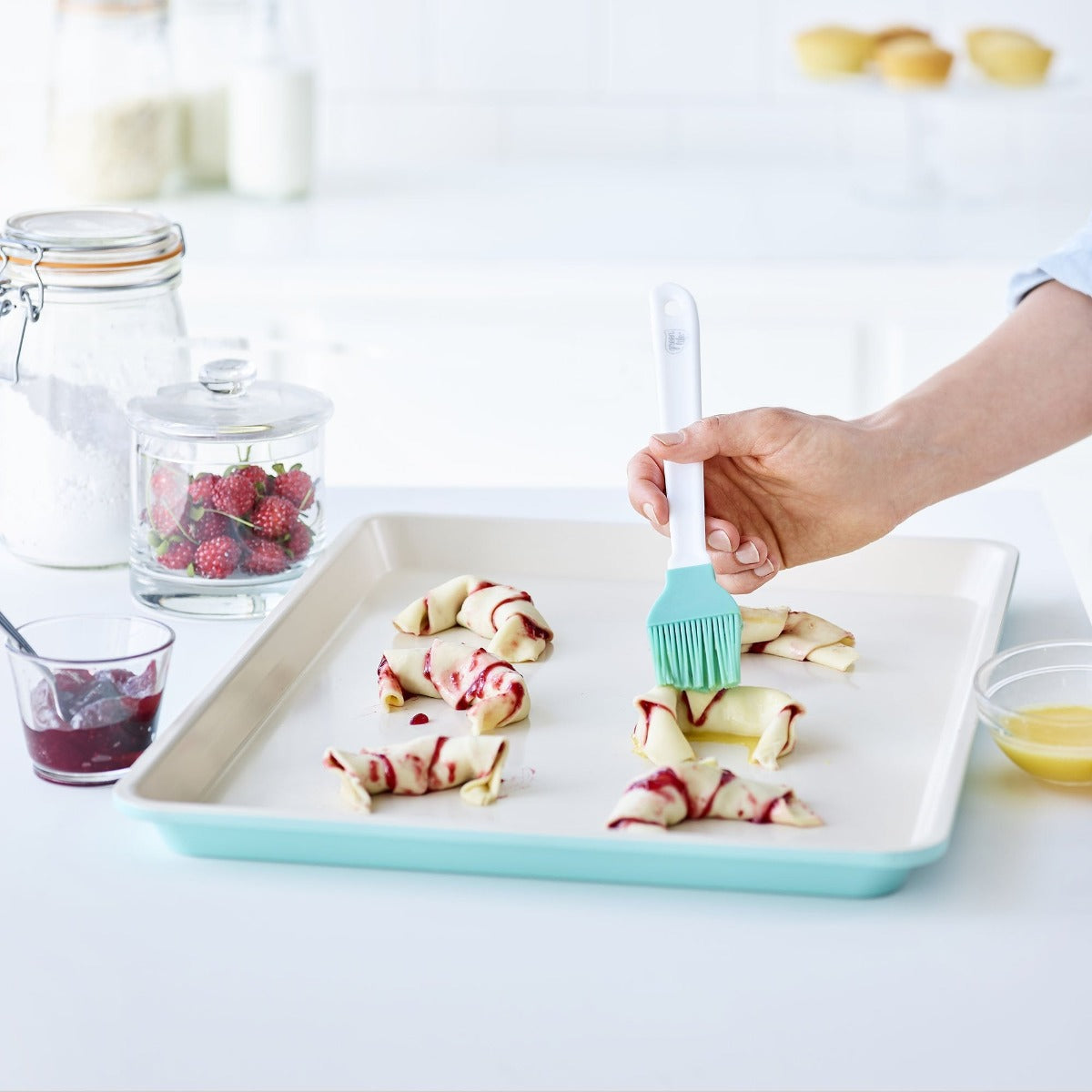 GreenLife Ceramic Nonstick 18 x 13 Cookie Sheet | Turquoise - Image 3