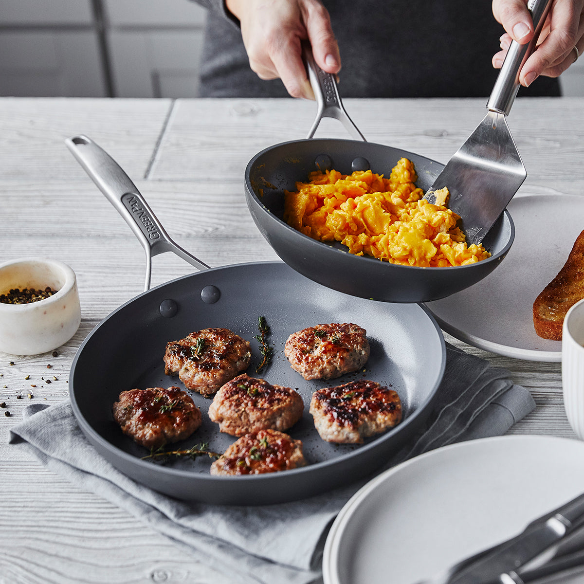 Paris Pro Ceramic Nonstick 8 and 10 Frypan Set - Image 3