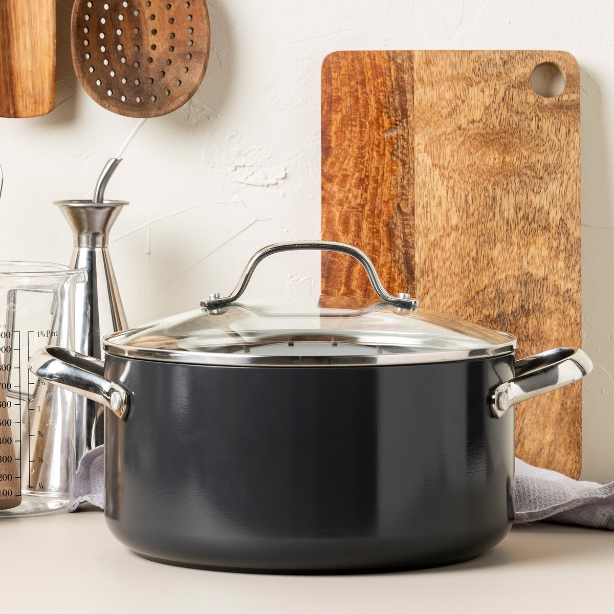 Valencia Pro Ceramic Nonstick 5.5-Quart Stockpot with Lid - Image 2