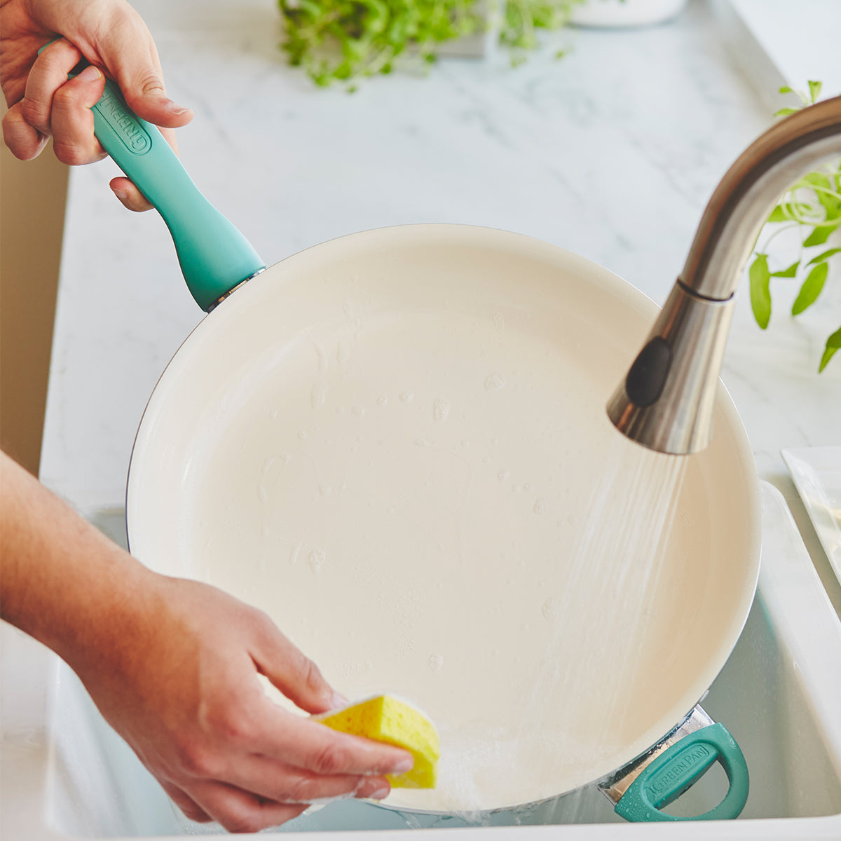Rio Ceramic Nonstick 13.5 Frypan | Turquoise - Image 4