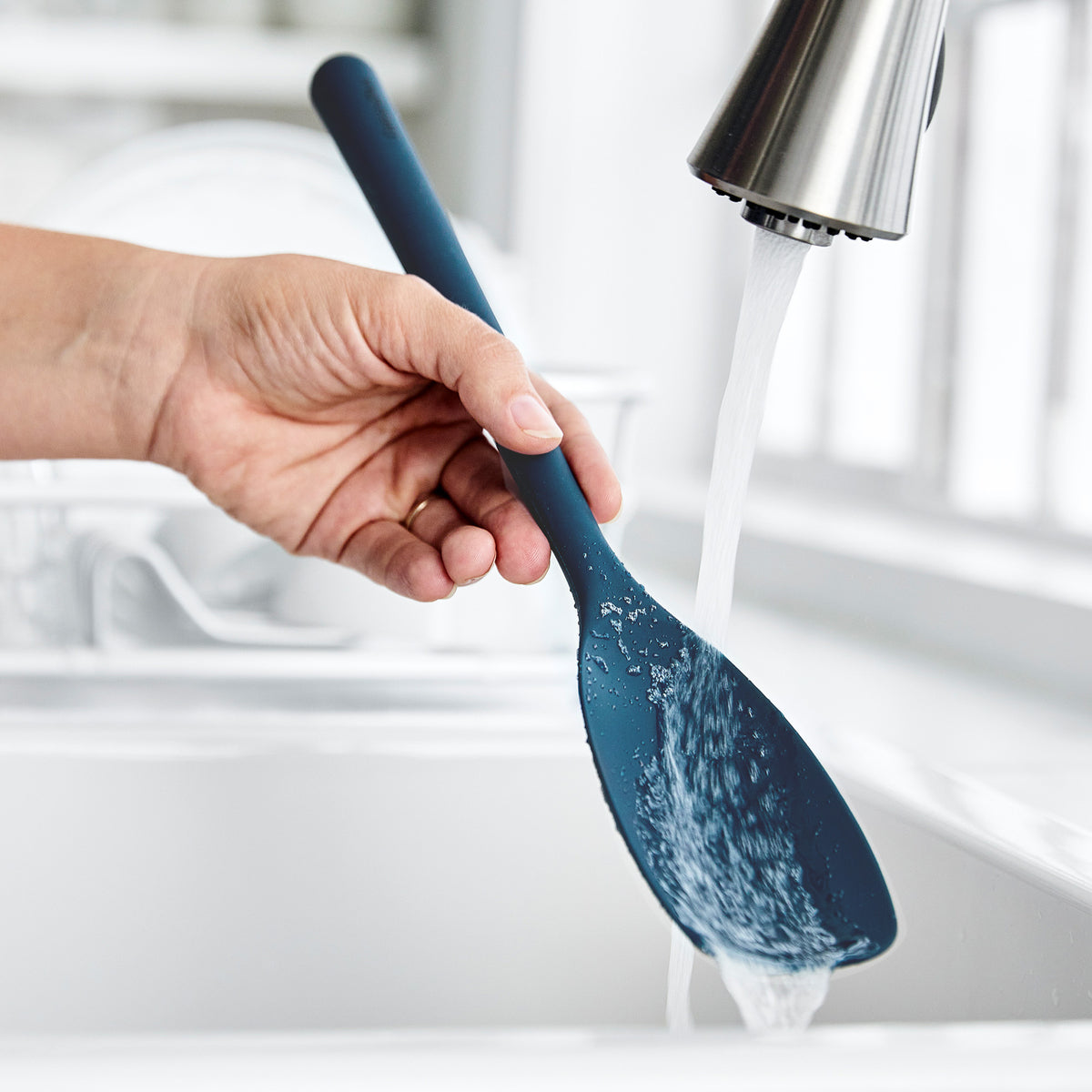 Platinum Silicone Sauté Spoon | Navy - Image 4