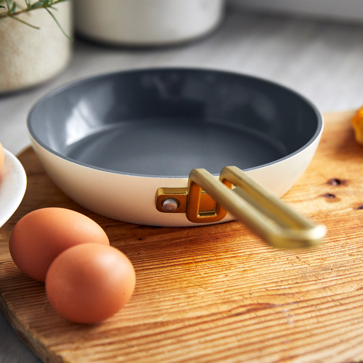 Stanley Tucci™ Ceramic Nonstick 8 Frypan | Carrara White - Image 7