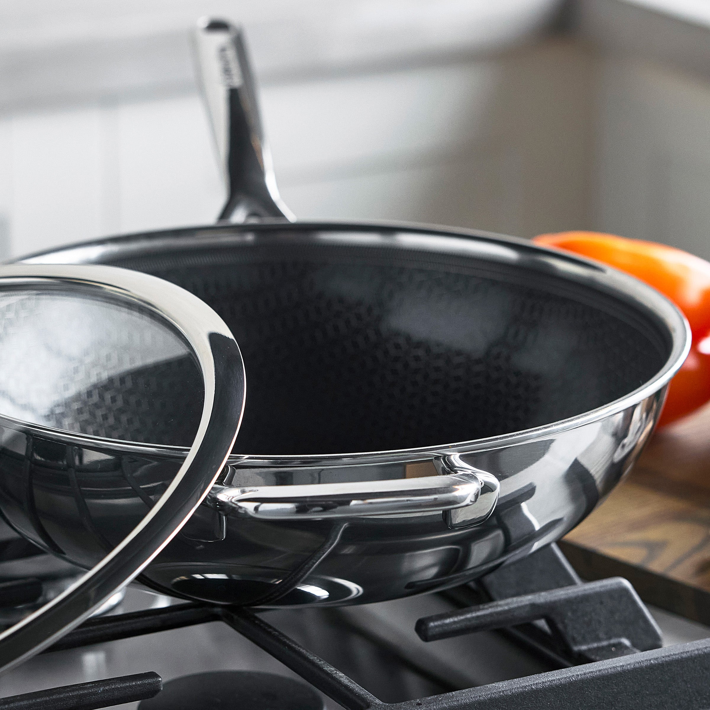 Spectra Thermobond Hybrid Ceramic Nonstick 12 Wok with Lid - Image 9