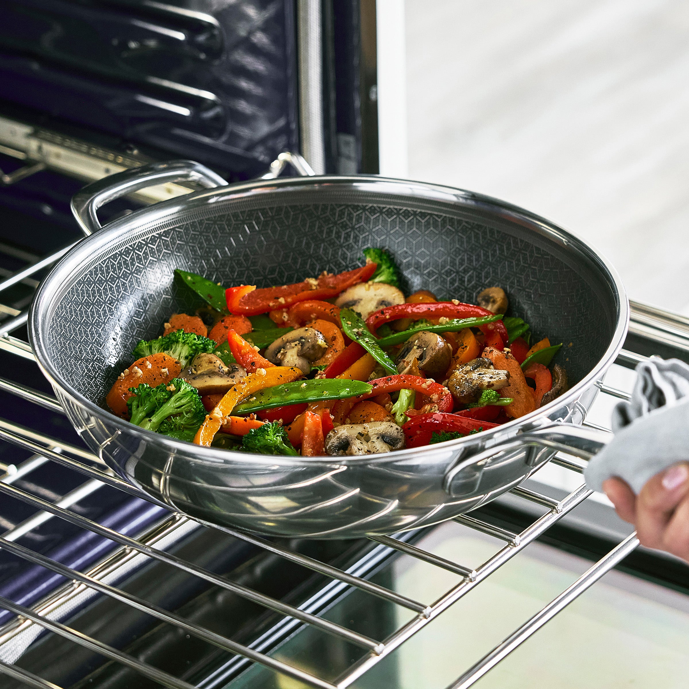 Spectra Thermobond Hybrid Ceramic Nonstick 12 Wok with Lid - Image 11