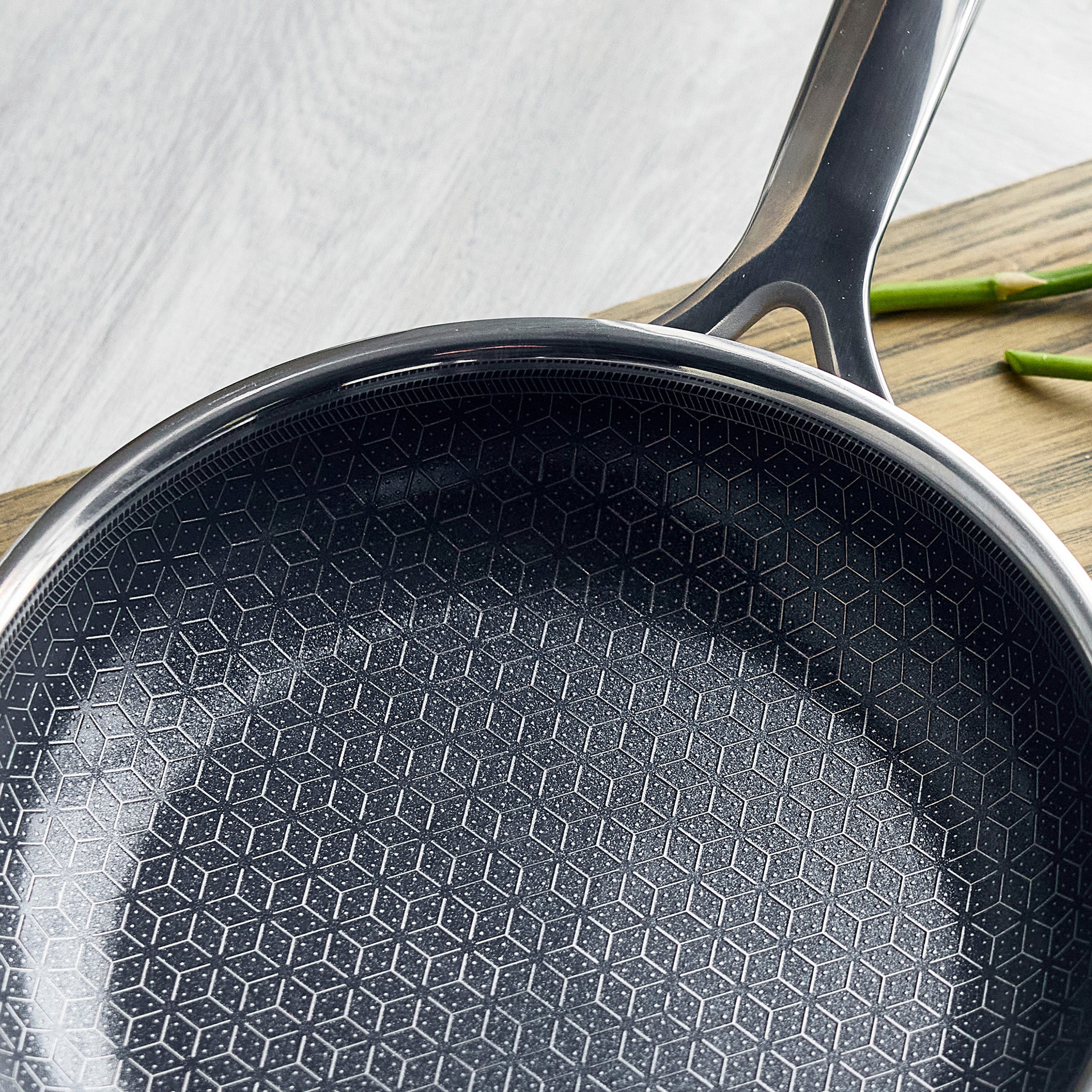 Spectra Thermobond Hybrid Ceramic Nonstick 10 and 12 Frypan Set - Image 8