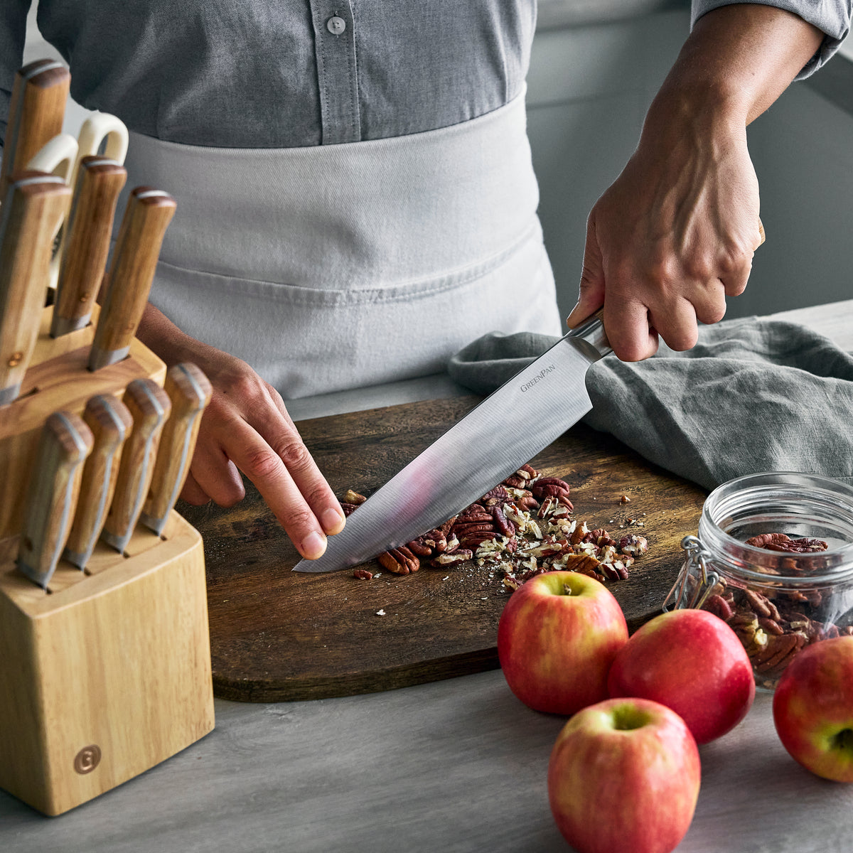 Elite Cutlery 13-Piece Knife Block Set with Light-Wood Handles - Image 4