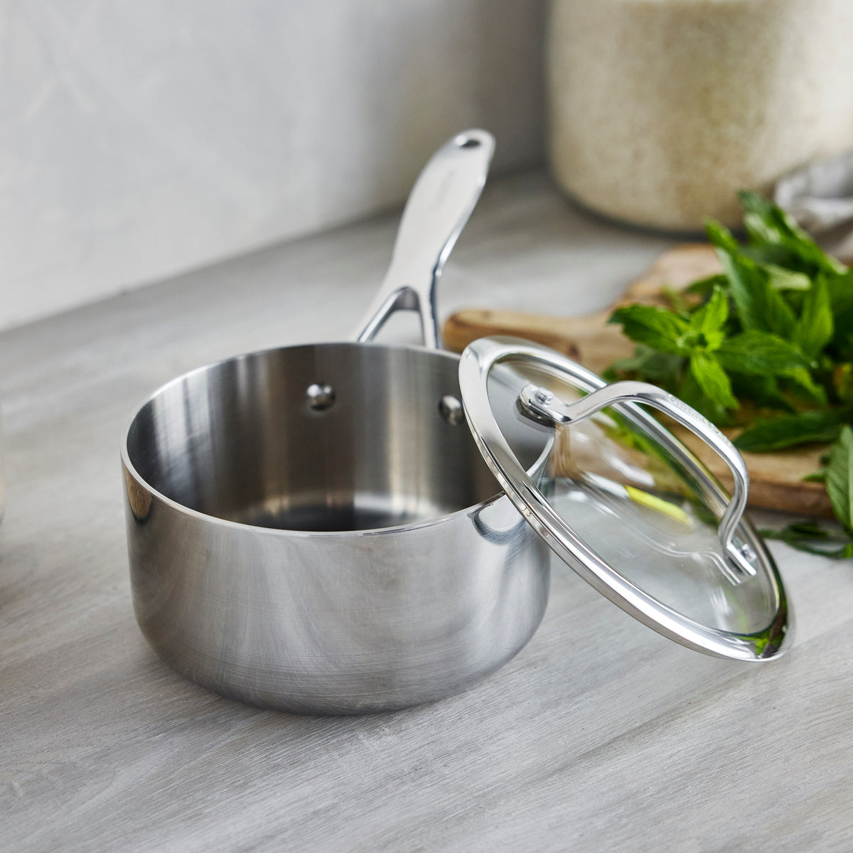 Valencia Pro Stainless Steel Uncoated 1.6-Quart Saucepan with Lid - Image 2