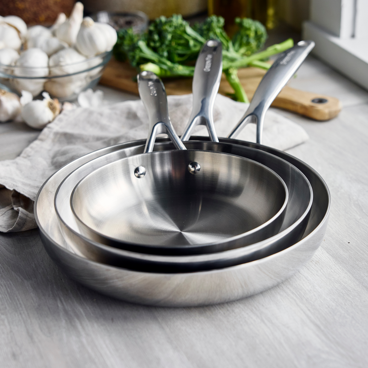 Valencia Pro Stainless Steel Uncoated 8. 9.5 and 11 Frypan Set - Image 2