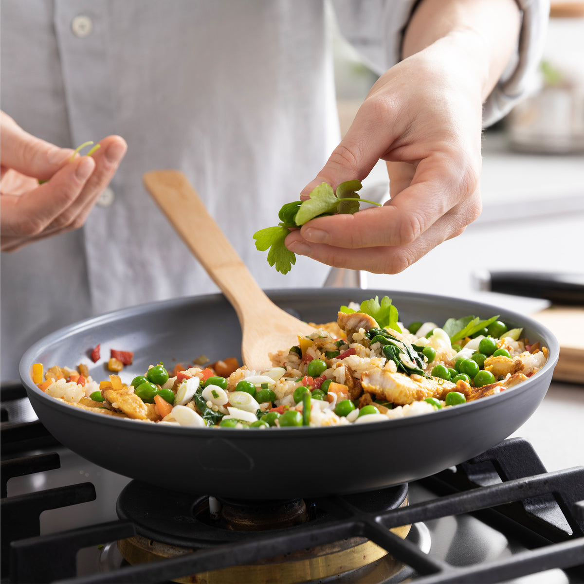 Lima Ceramic Nonstick 12 Frypan with Lid - Image 7