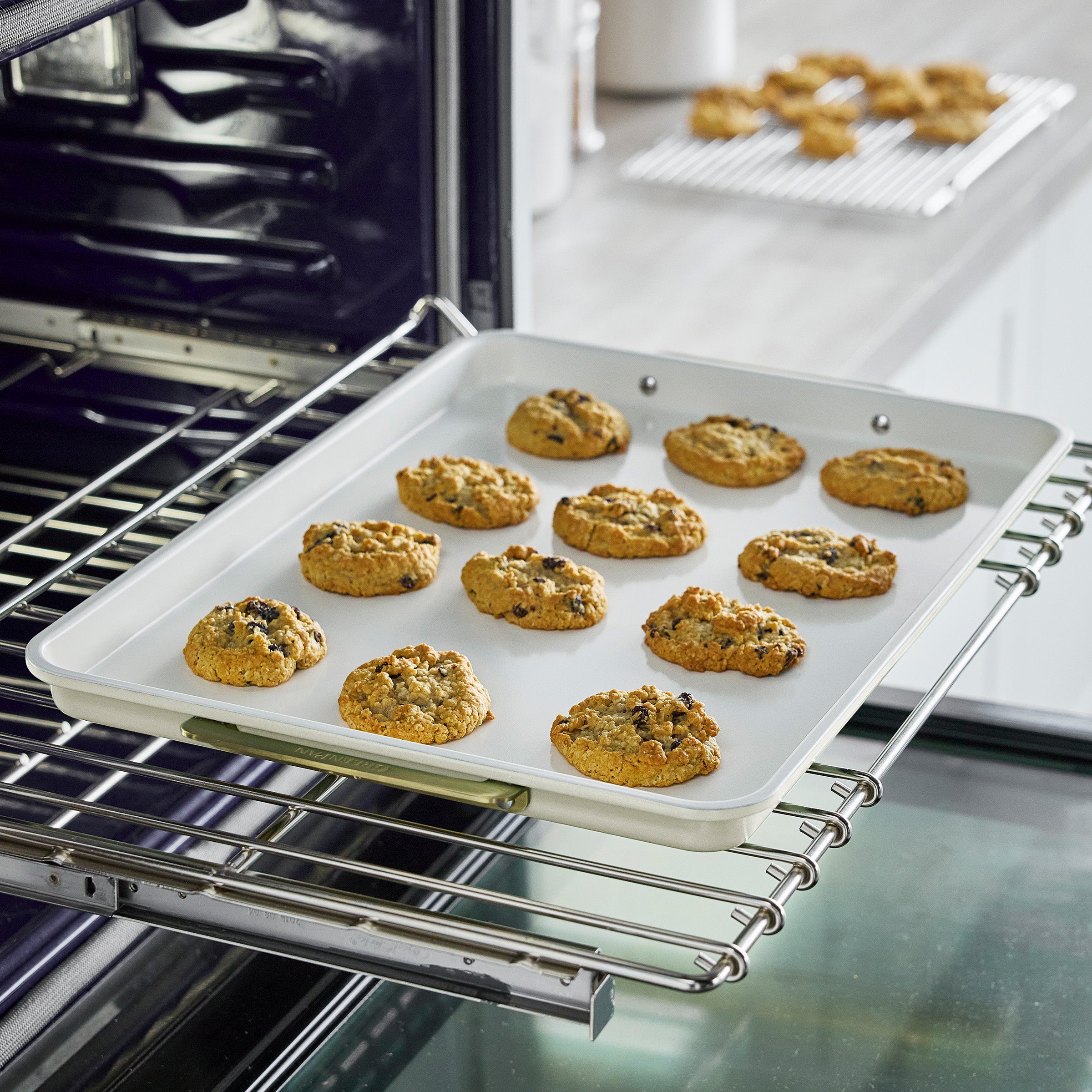 Reserve Bakeware 2-Piece Sheet Pan Set | Cream - Image 4