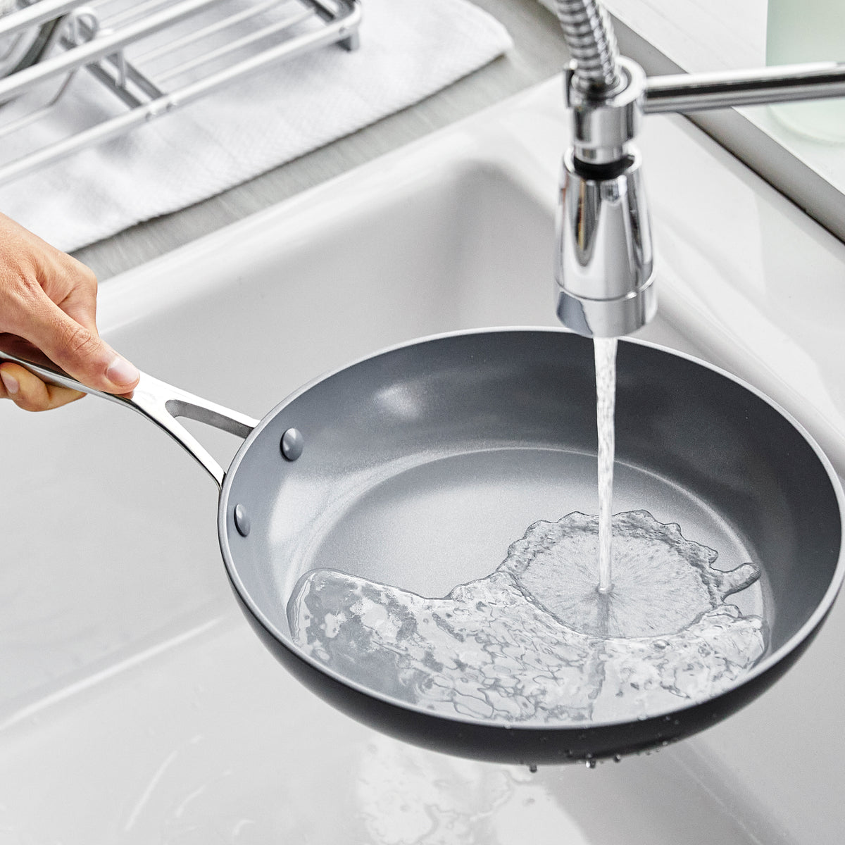 Valencia Pro Ceramic Nonstick 10 Frypan with Lid - Image 8