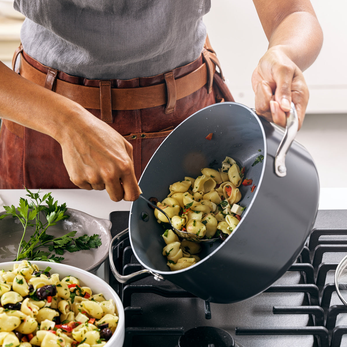 Valencia Pro Ceramic Nonstick 5.5-Quart Stockpot with Lid - Image 8