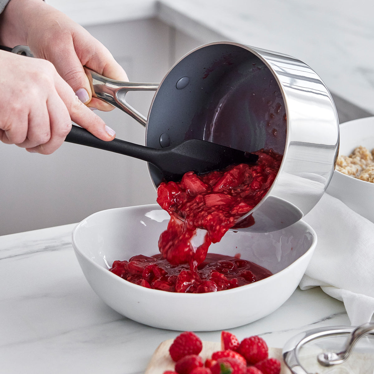 Valencia Pro Stainless Steel 1.6-Quart Saucepan with Lid - Image 5