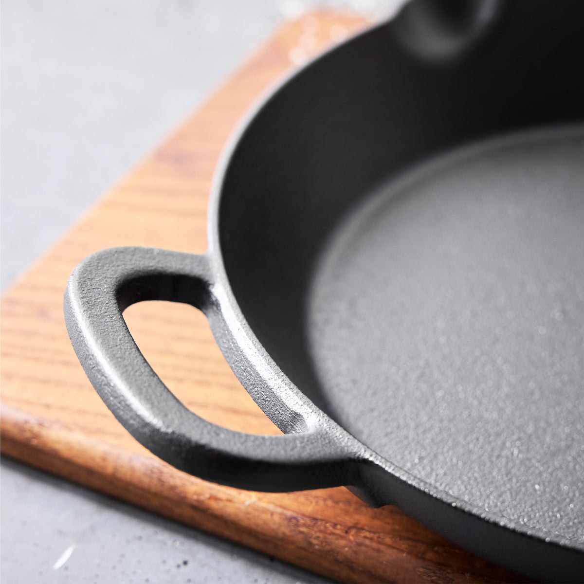 Bobby Flay by GreenPan 10 Cast Iron Frypan - Image 8