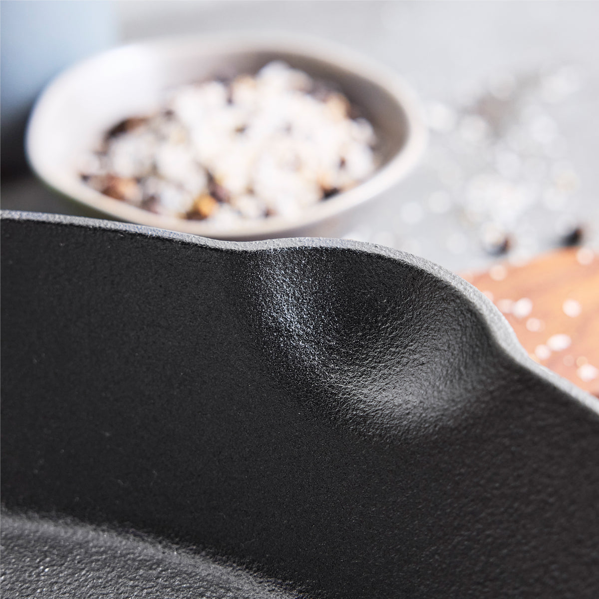 Bobby Flay by GreenPan 12 Cast Iron Frypan - Image 10