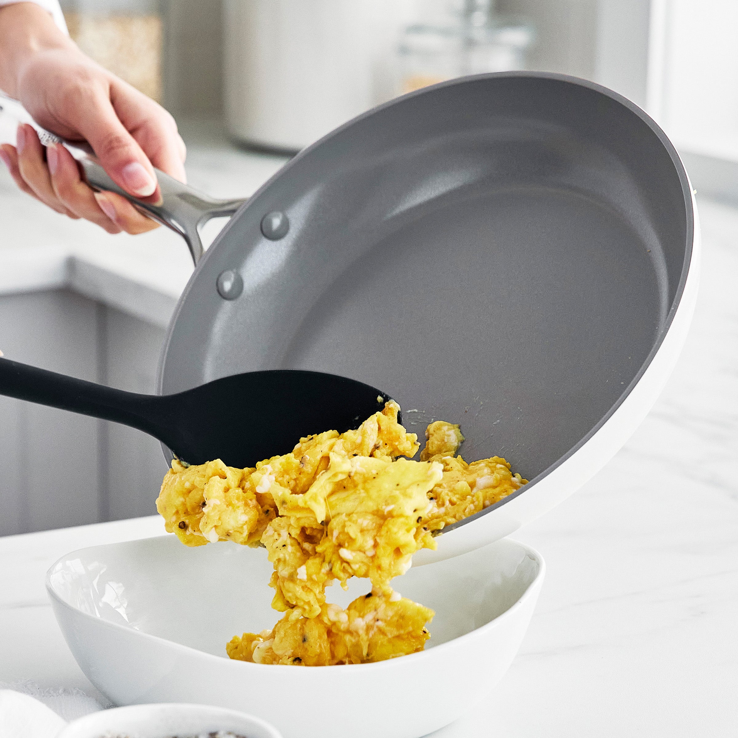 Eras Ceramic Nonstick 11-Piece Cookware Set | Cloud Cream - Image 9