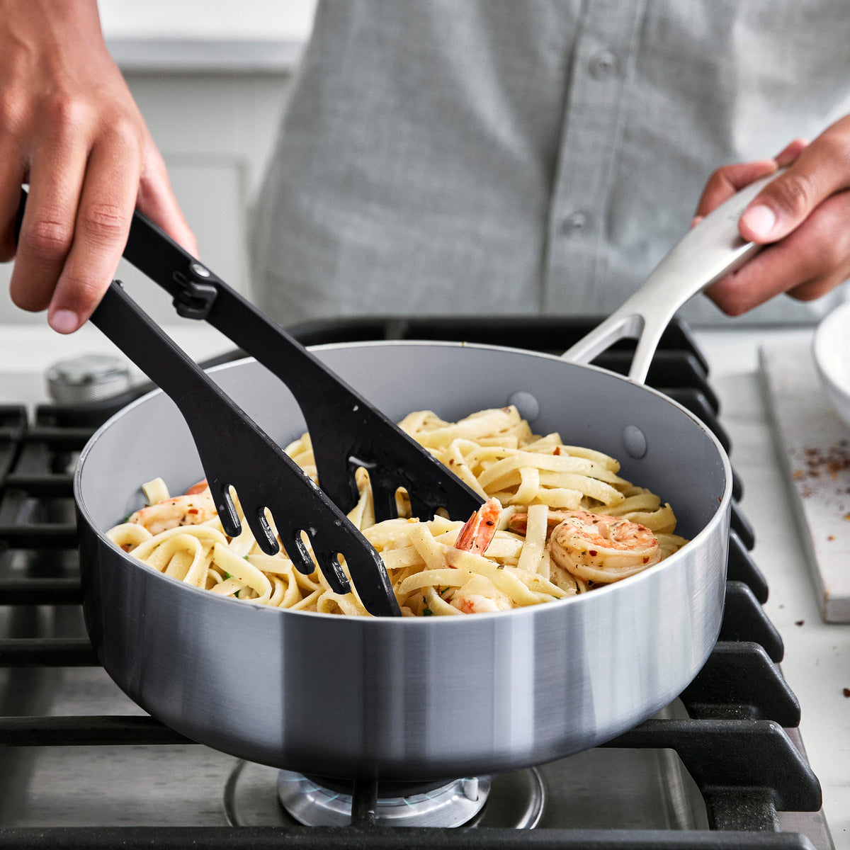 Premiere Silicone Locking Pasta Tongs | Black - Image 3