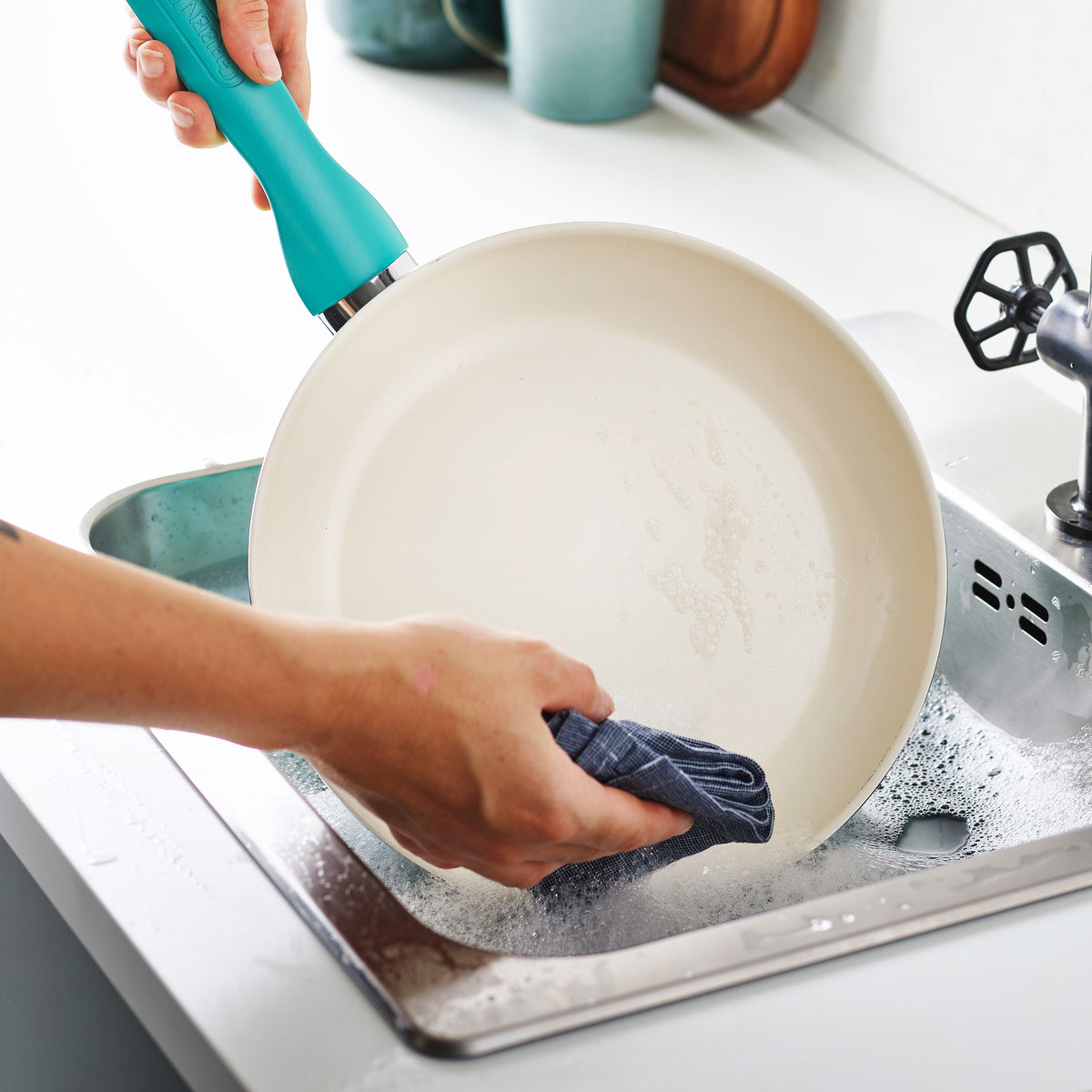 Rio Ceramic Nonstick 10-Piece Cookware Set | Turquoise - Image 9