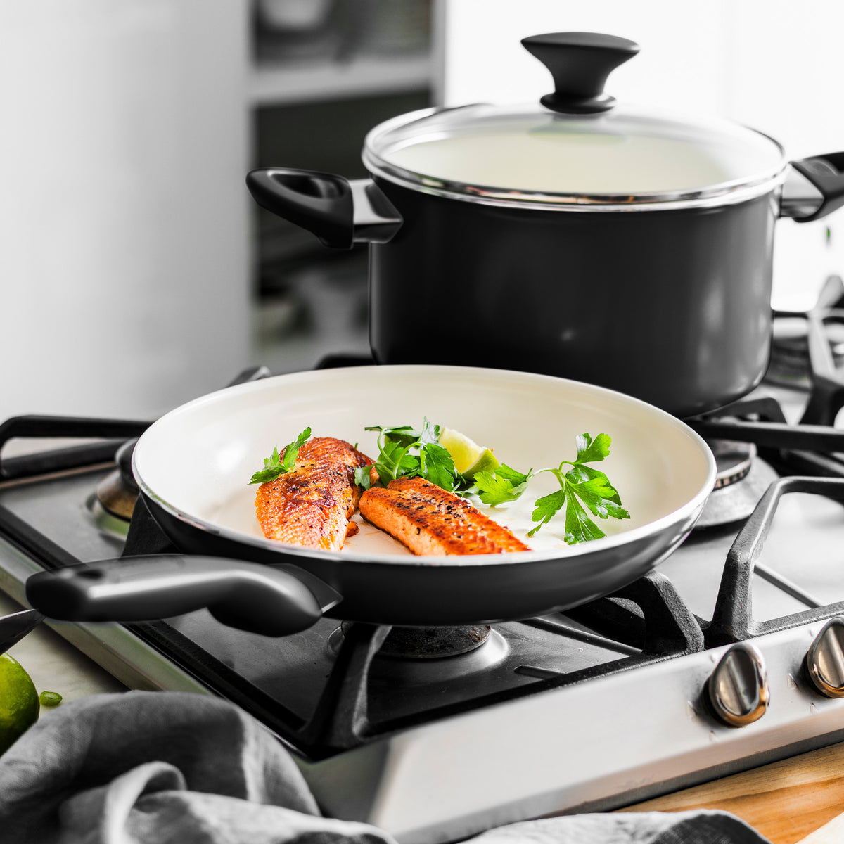 Rio Ceramic Nonstick 10-Piece Cookware Set | Black - Image 4