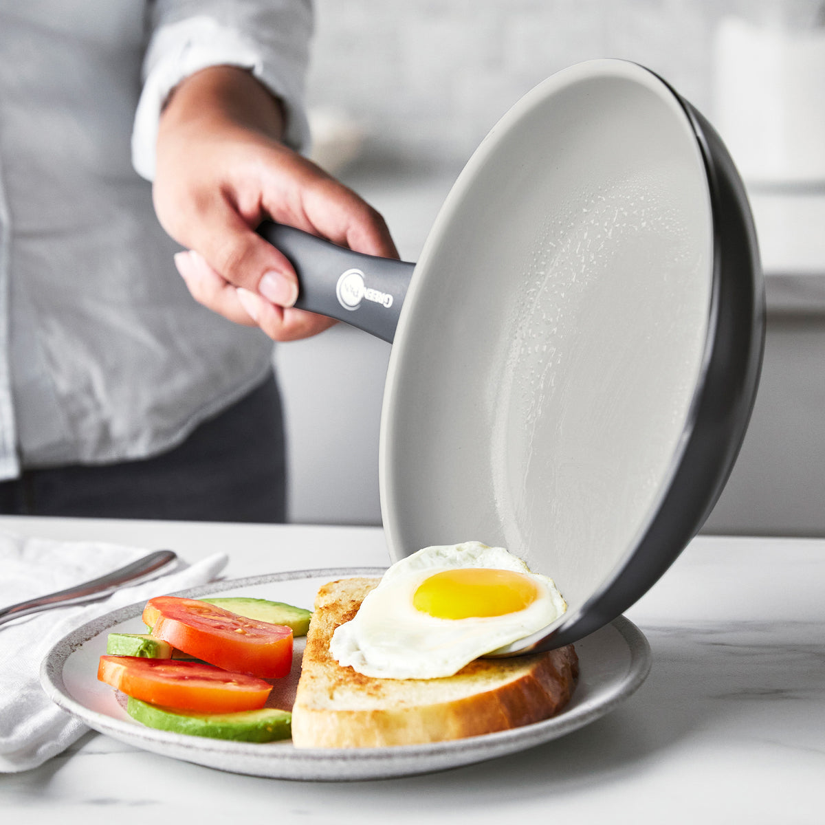 Dover Ceramic Nonstick 8 and 10 Frypan Set | Black - Image 3