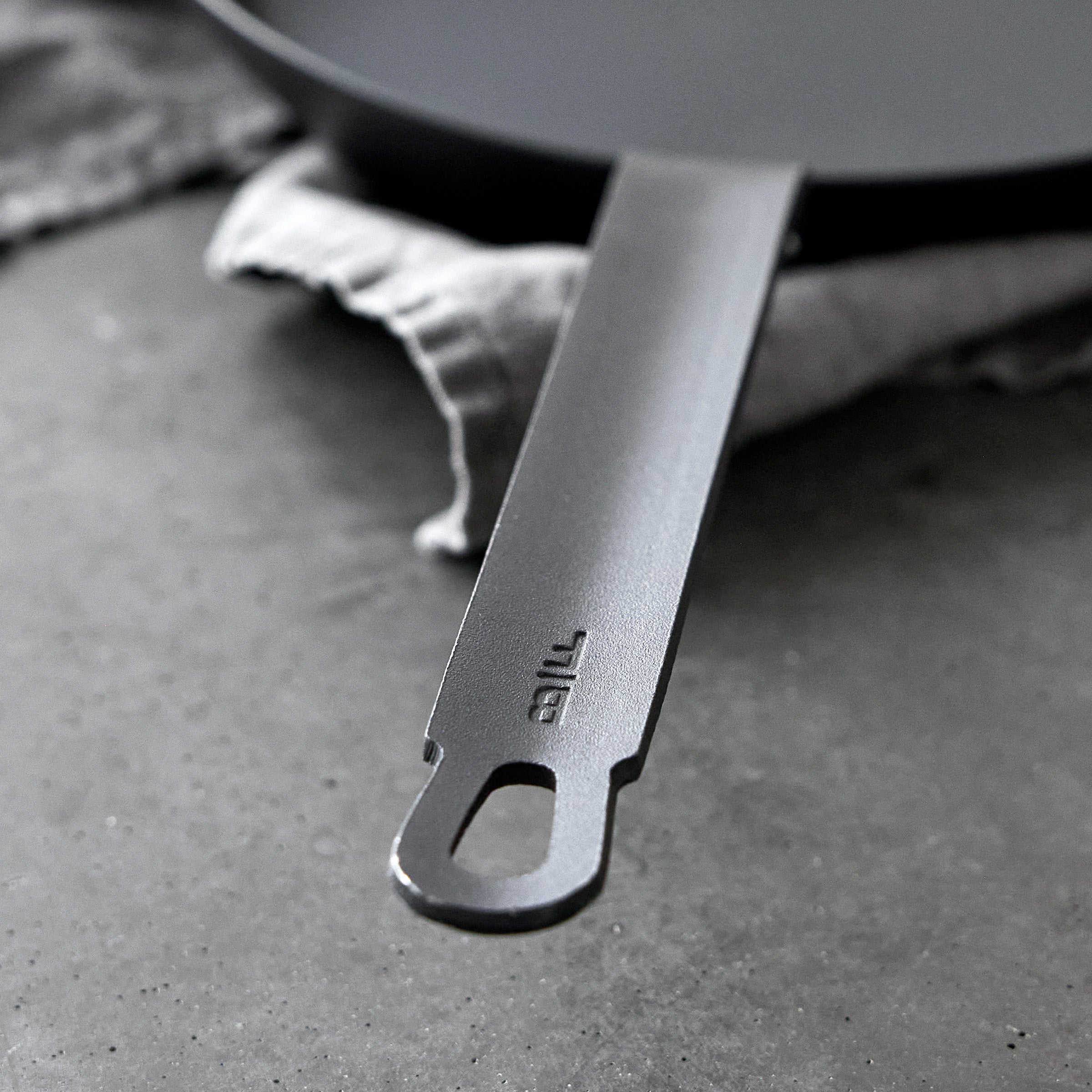 Bobby Flay by GreenPan 8 Carbon Steel Frypan - Image 6