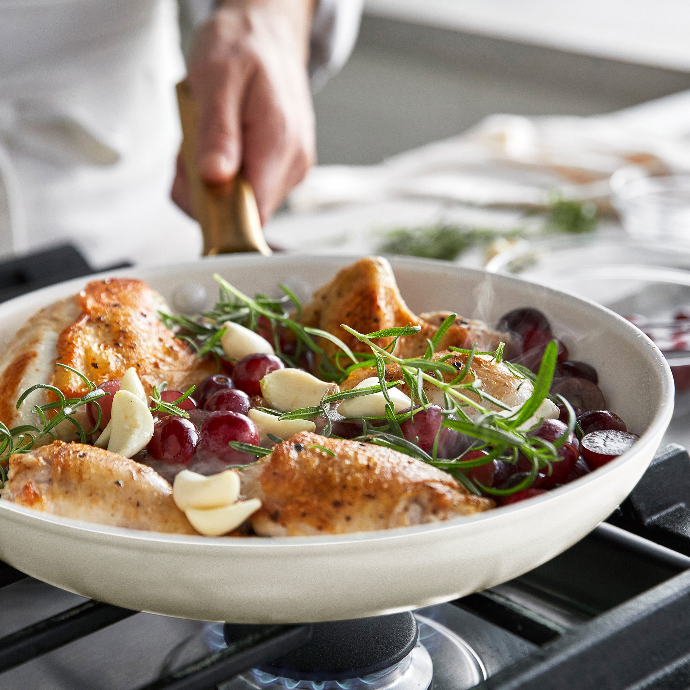 Reserve Pro Ceramic Nonstick 10-Piece Cookware Set | Cream - Image 8