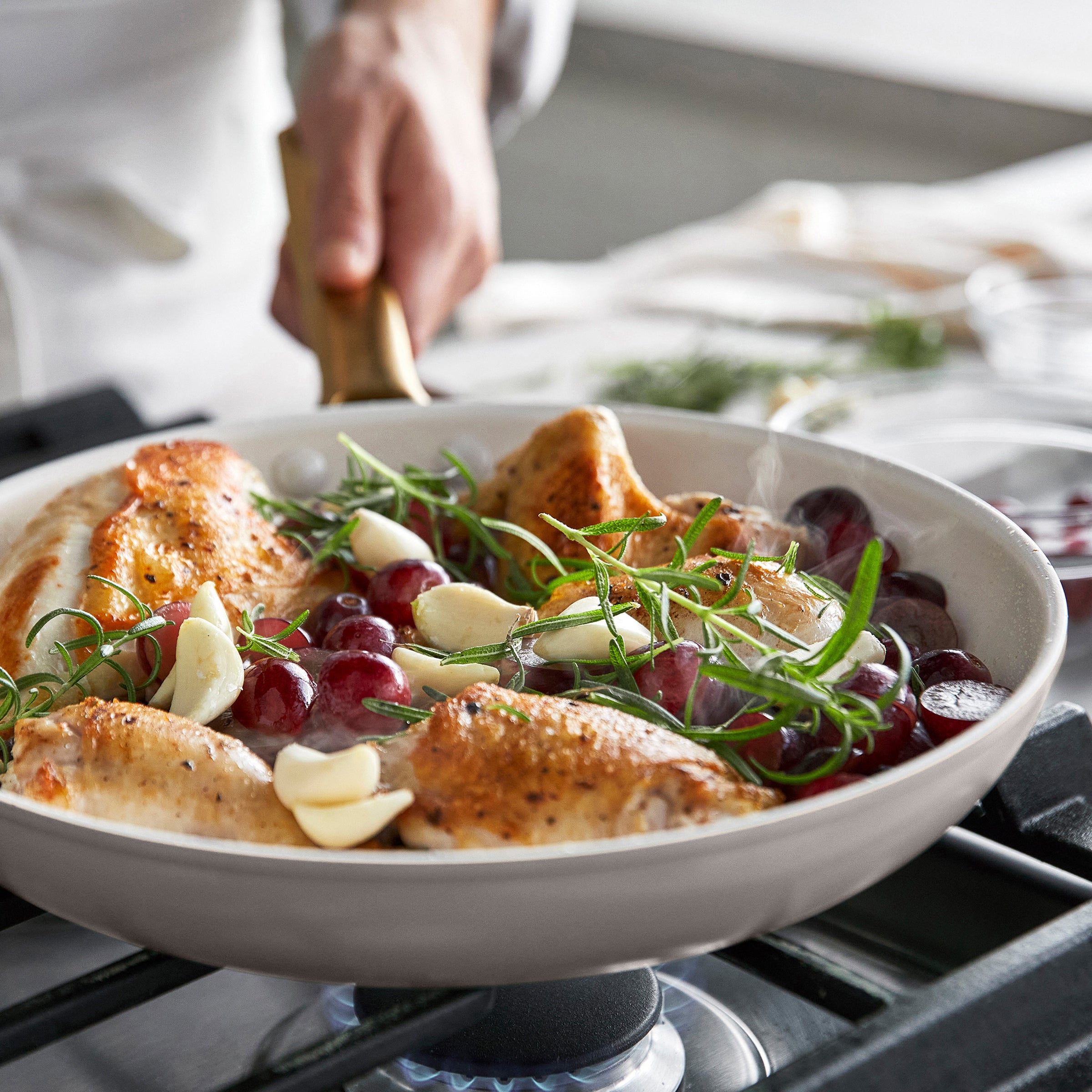 Reserve Pro Ceramic Nonstick 10-Piece Cookware Set | Oyster - Image 7