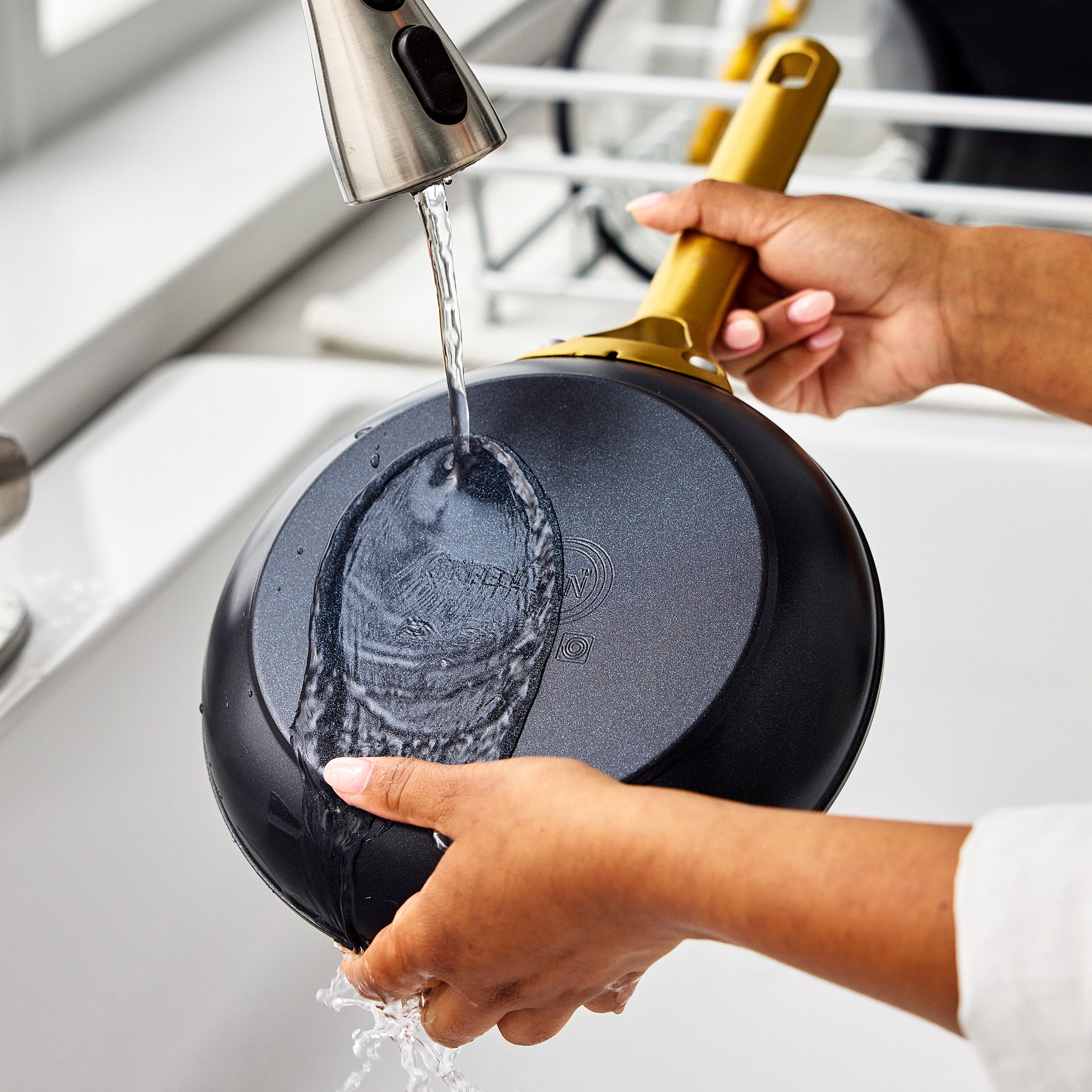 Reserve Pro Ceramic Nonstick 10 and 12 Frypan Set | Black - Image 9