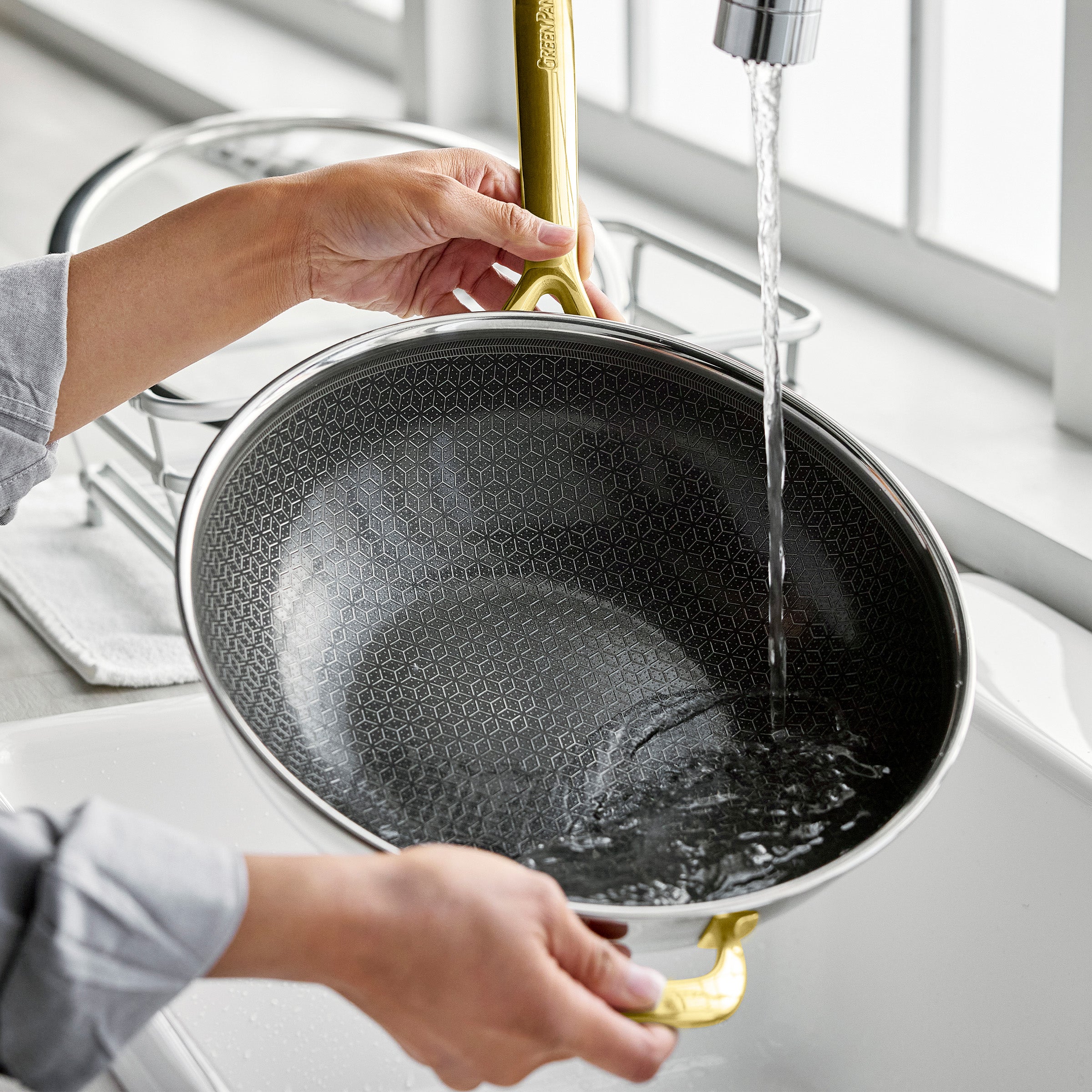 Spectra Gold Thermobond Hybrid Ceramic Nonstick 12 Wok with Lid - Image 11