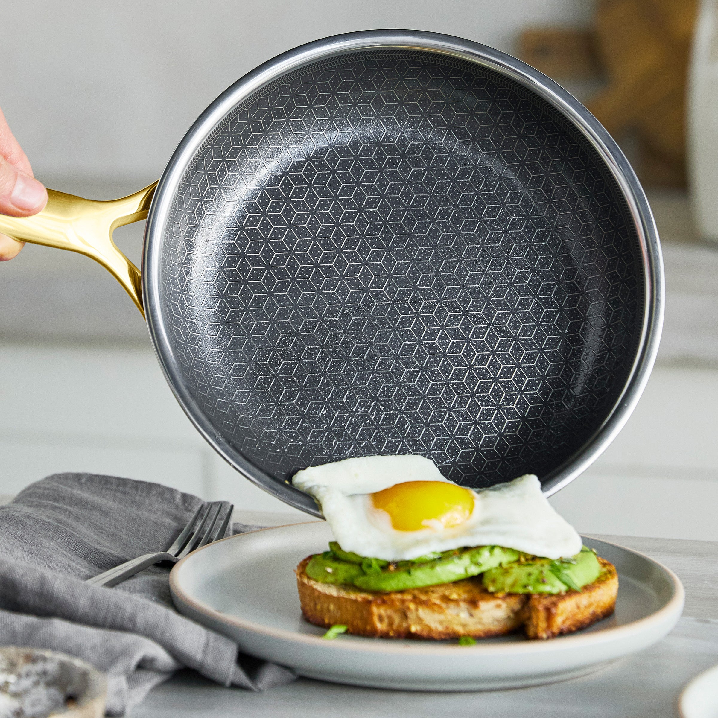 Spectra Gold Thermobond Hybrid Ceramic Nonstick 10 and 12 Frypan Set - Image 5