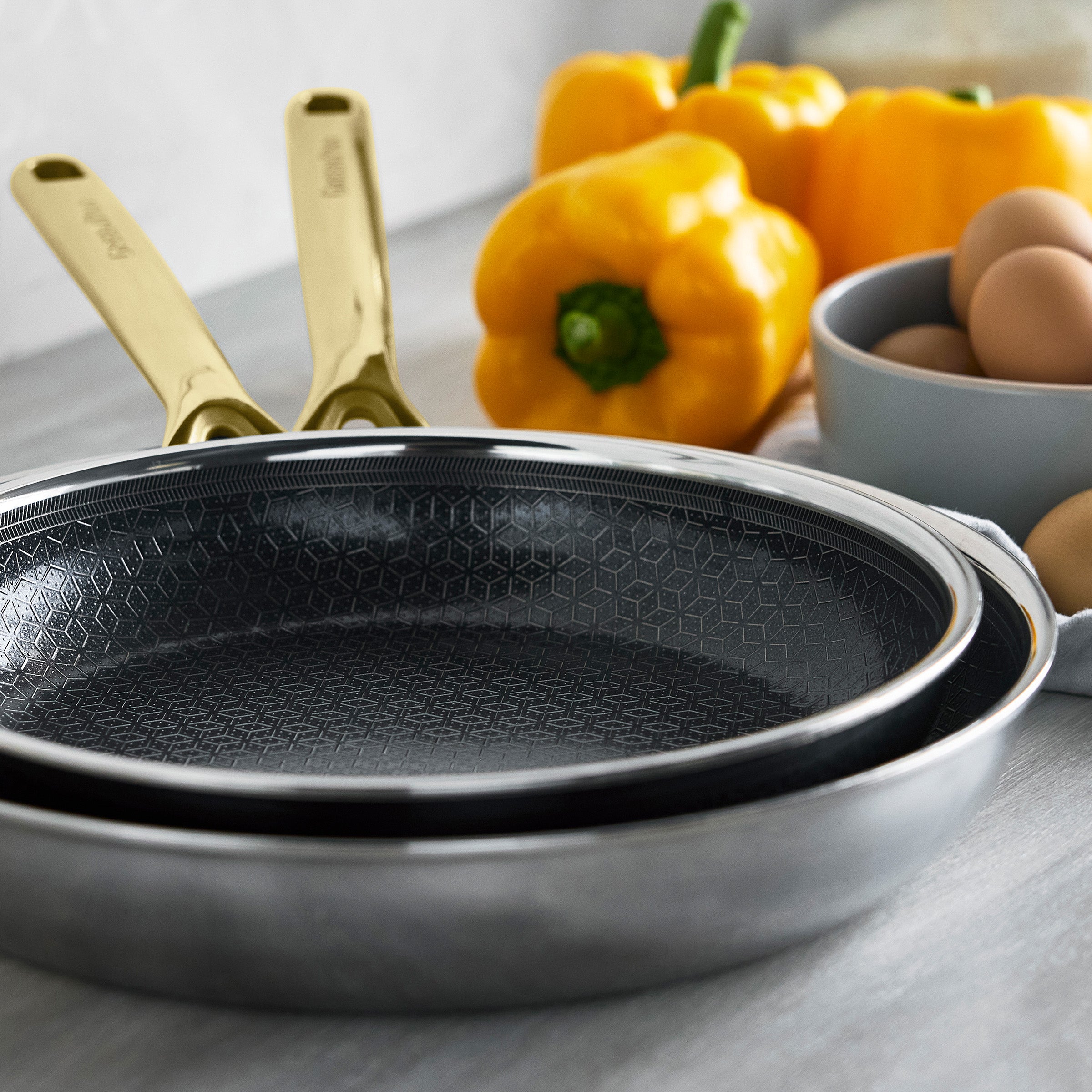 Spectra Gold Thermobond Hybrid Ceramic Nonstick 10 and 12 Frypan Set - Image 7