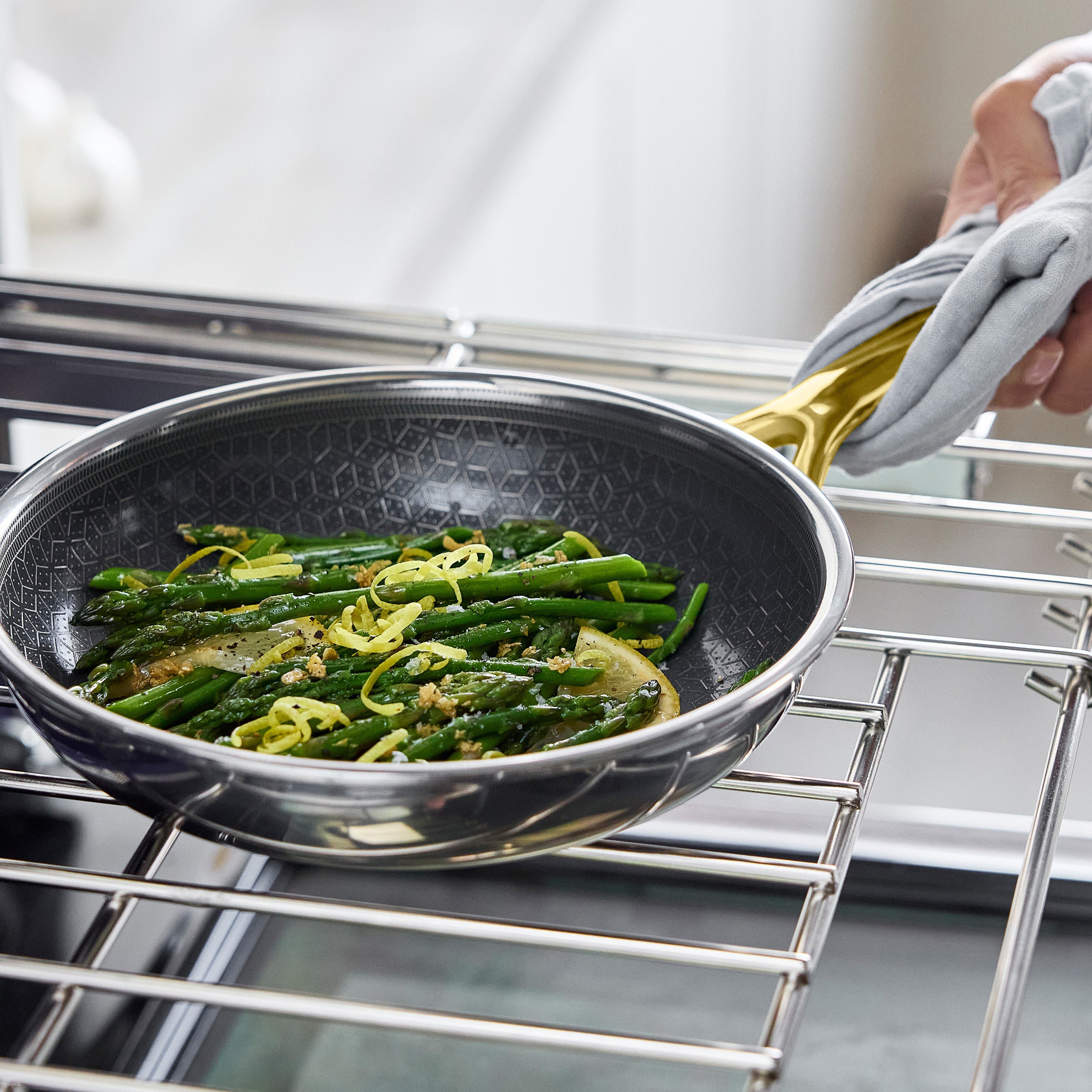 Spectra Gold Thermobond Hybrid Ceramic Nonstick 10 and 12 Frypan Set - Image 11