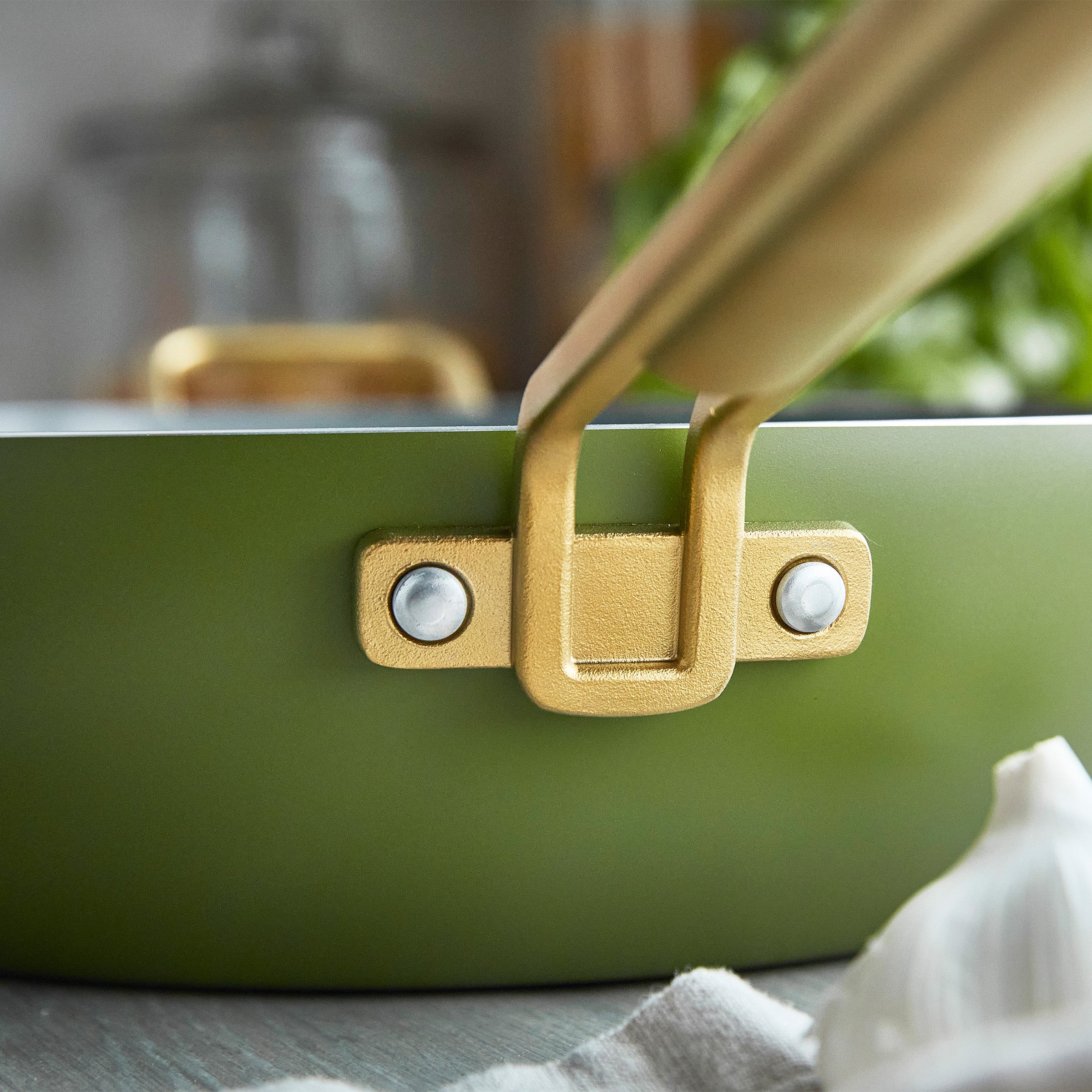 Stanley Tucci™ Ceramic Nonstick 6.5-Quart Essential Stanley Pan | Tuscan Olive - Image 8
