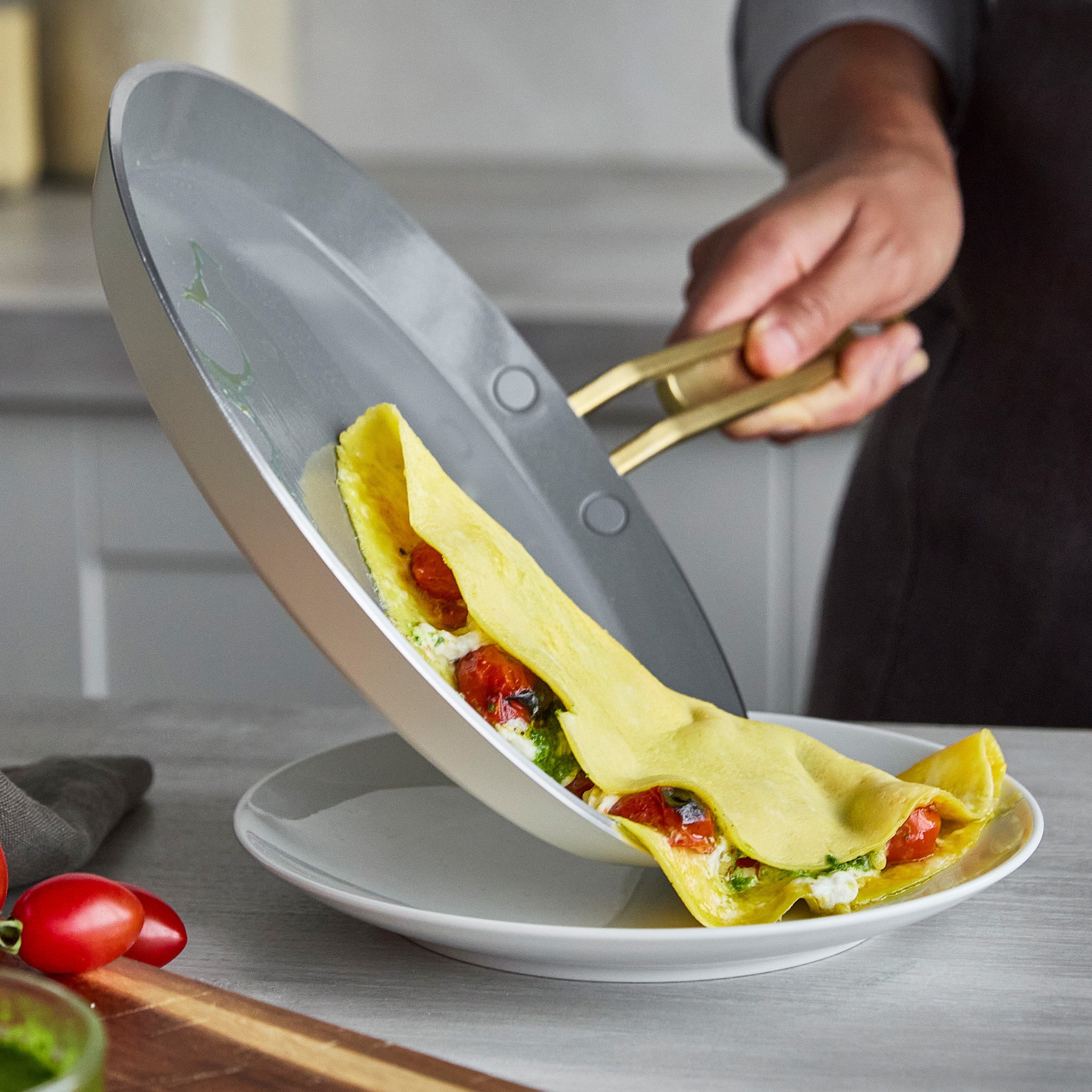 Stanley Tucci™ Ceramic Nonstick 10 Crepe and Omelette Pan | Carrara White - Image 4