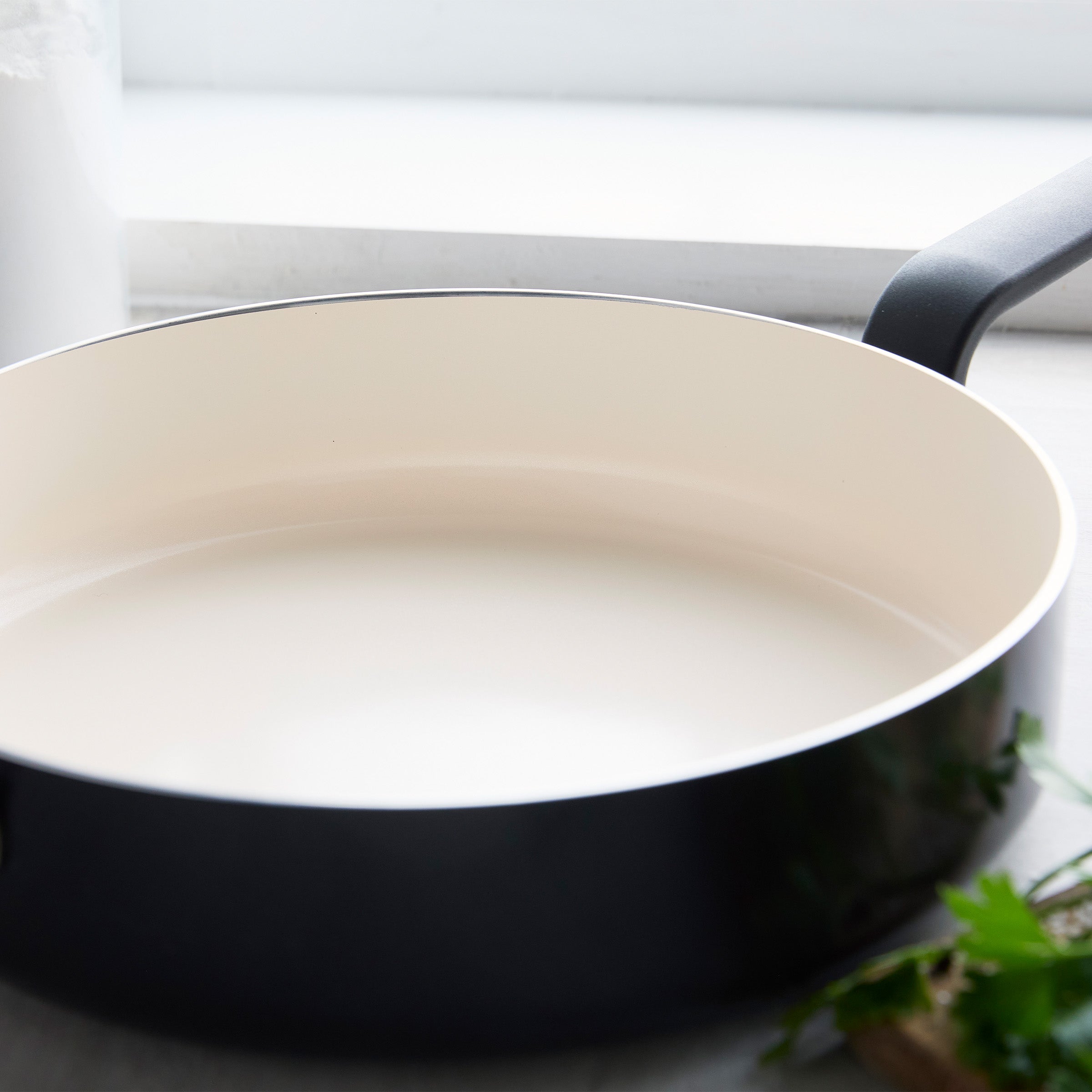 Rio Advanced Ceramic Nonstick 5-Quart Sauté Pan with Lid | Black - Image 8