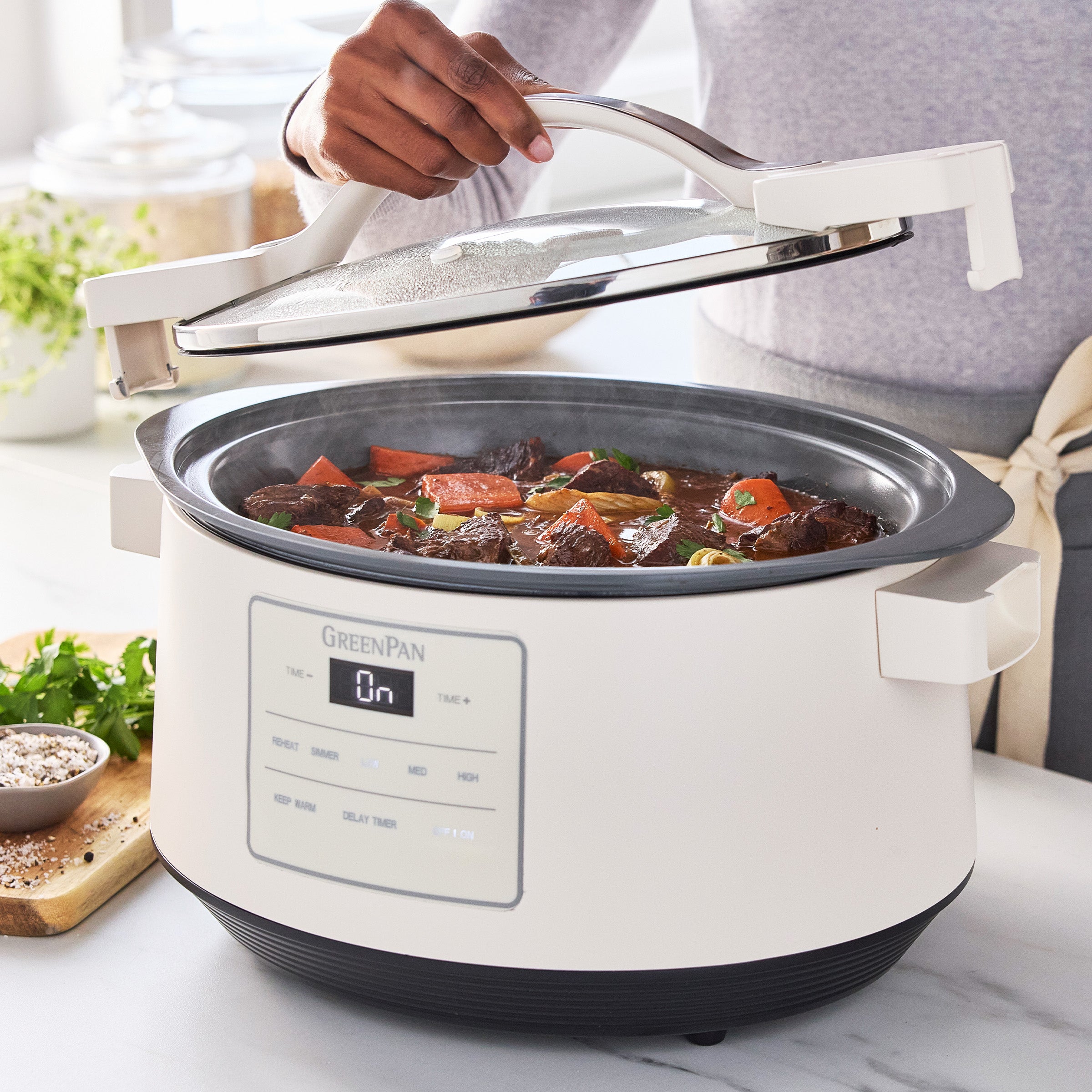 8-Quart Locking Lid Slow Cooker | Cloud Cream - Image 3