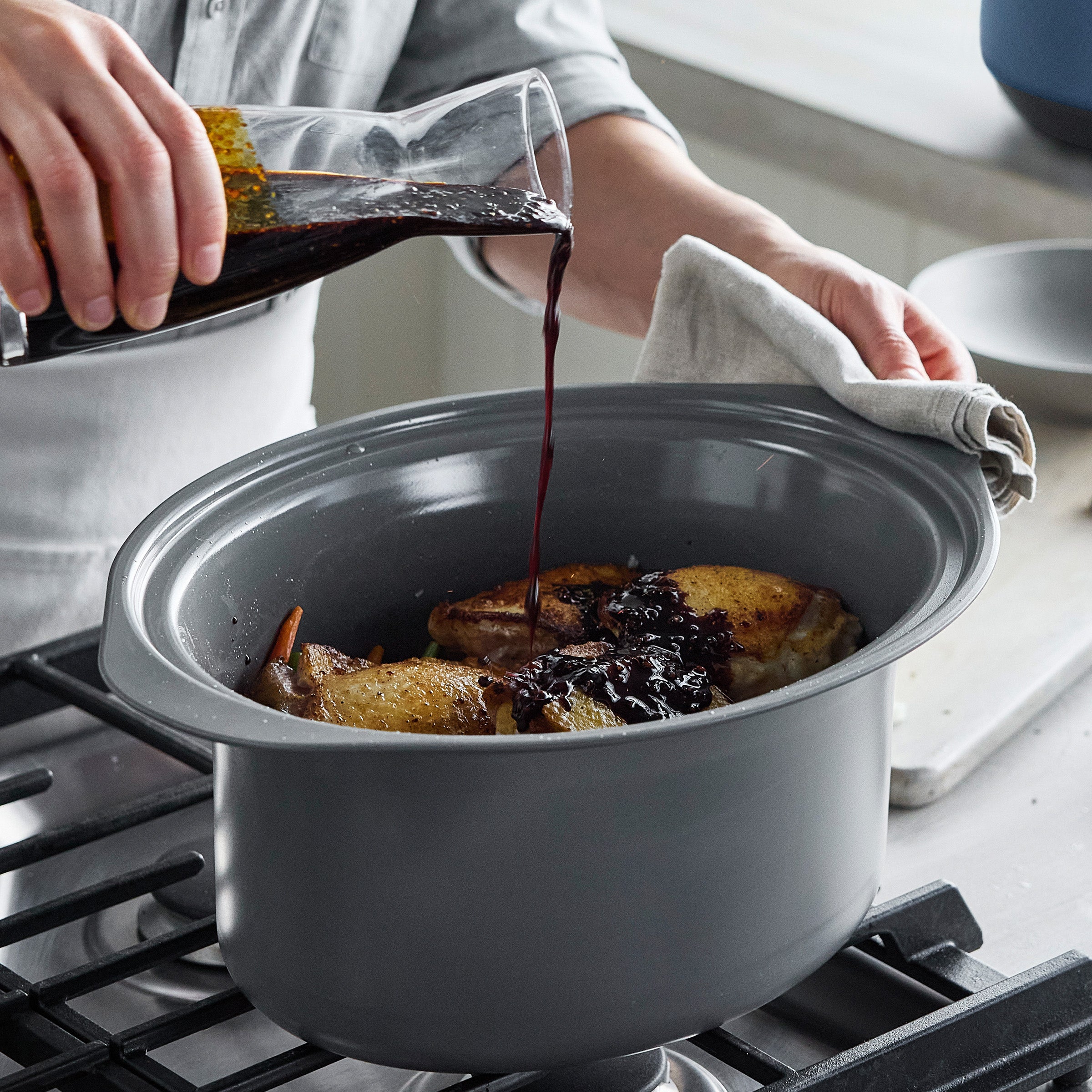 8-Quart Locking Lid Slow Cooker | Oxford Blue - Image 8