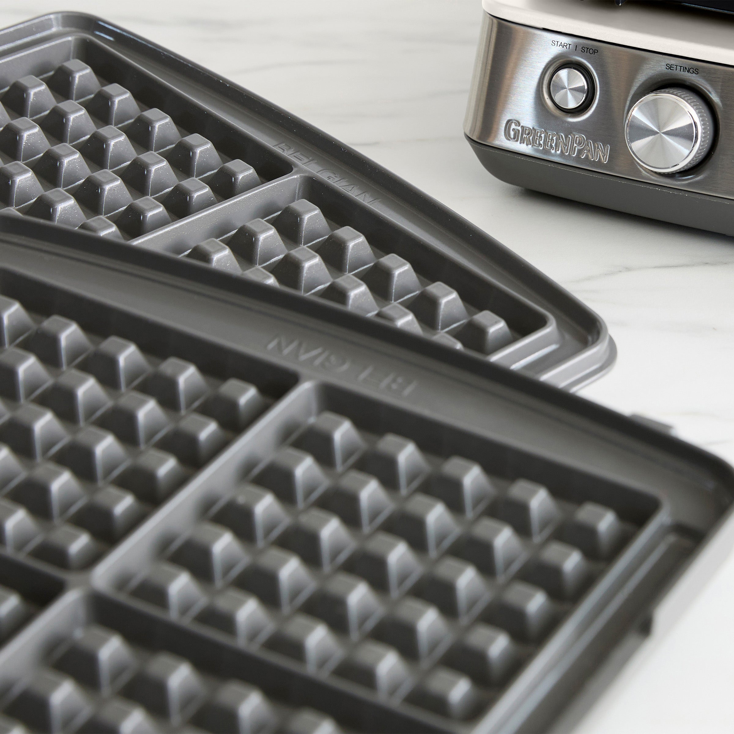 Elite Ceramic Nonstick 4-Square Waffle Maker | Cloud Cream - Image 4