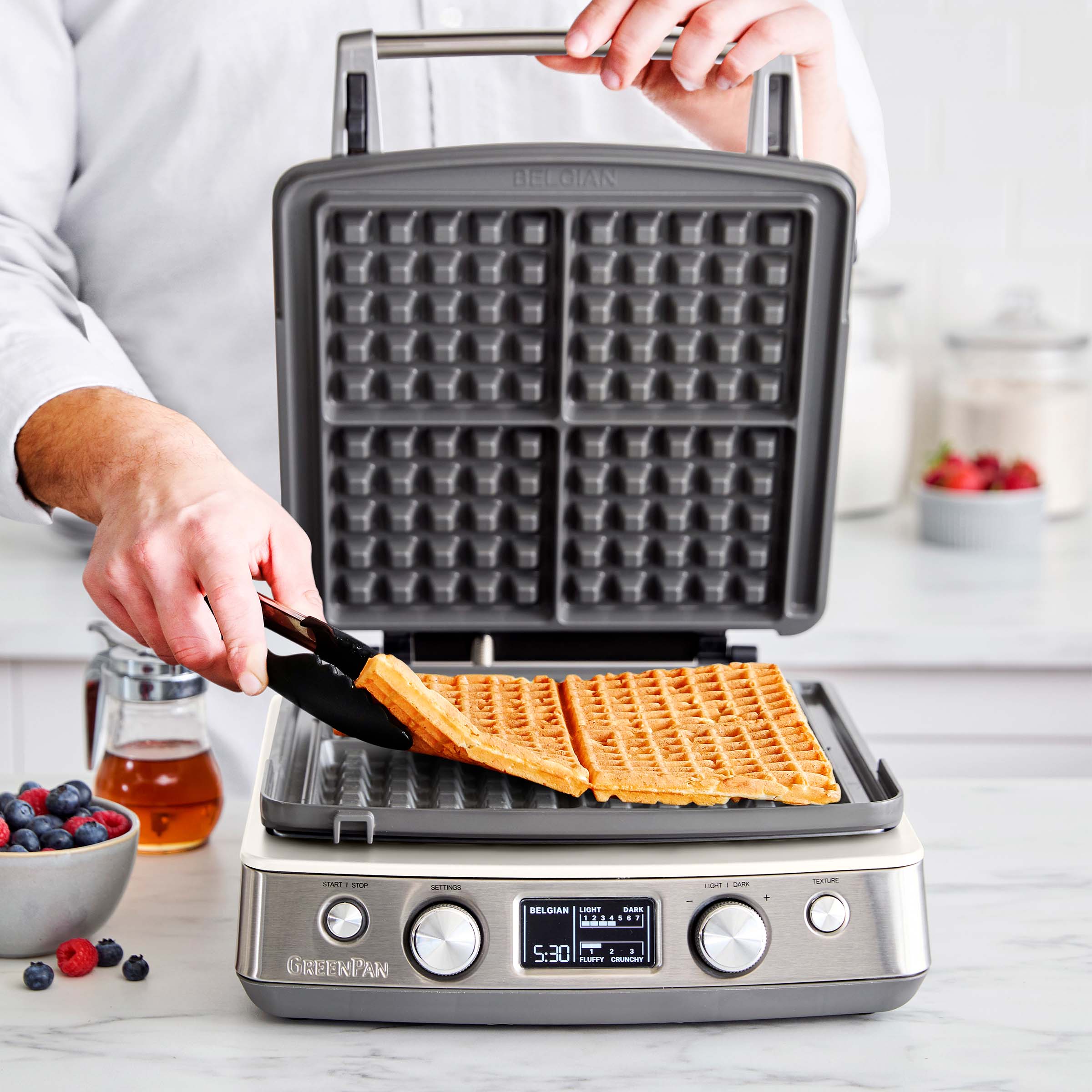 Elite Ceramic Nonstick 4-Square Waffle Maker | Cloud Cream - Image 8