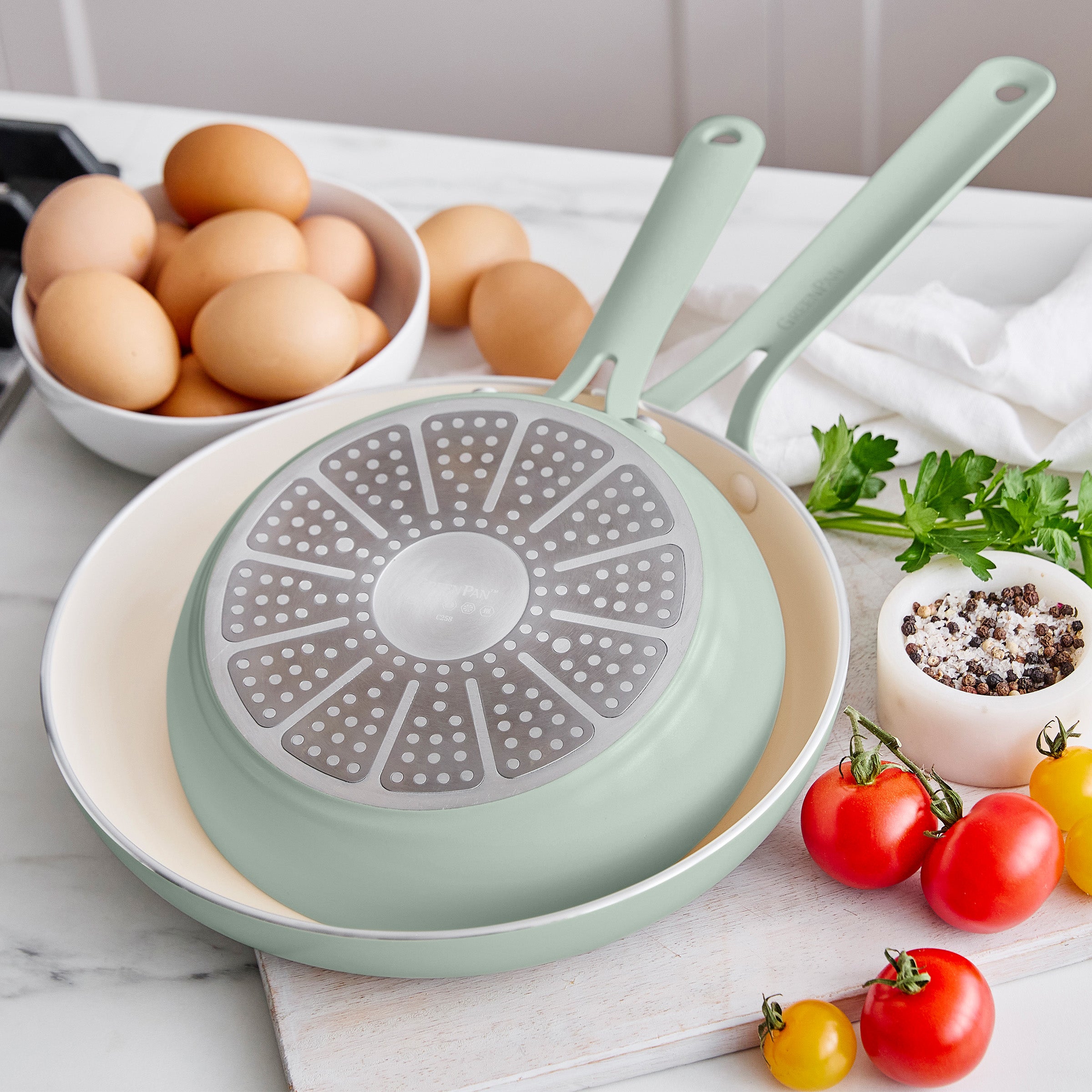 Nova Gallery Ceramic Nonstick 10-Piece Cookware Set | Pistachio - Image 5