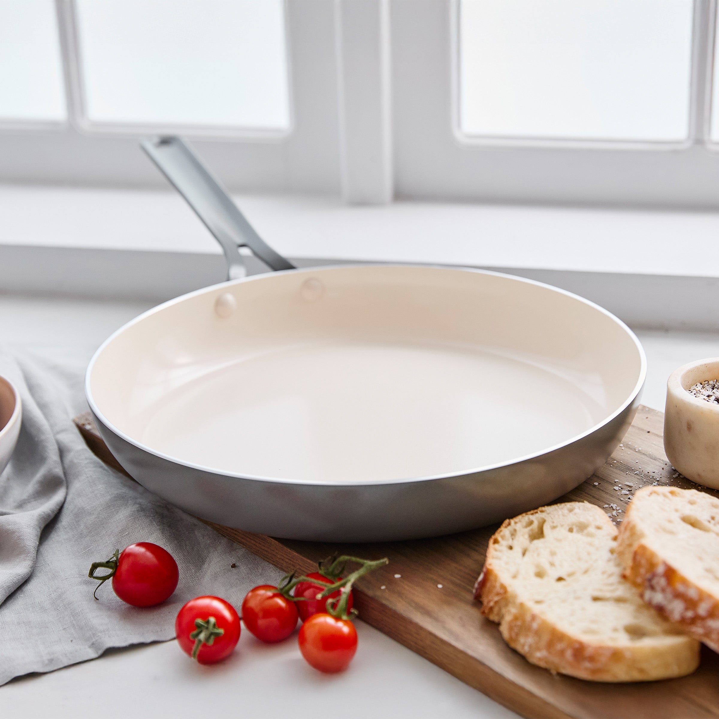 Nova Gallery Ceramic Nonstick 12 Frypan | Gray - Image 2