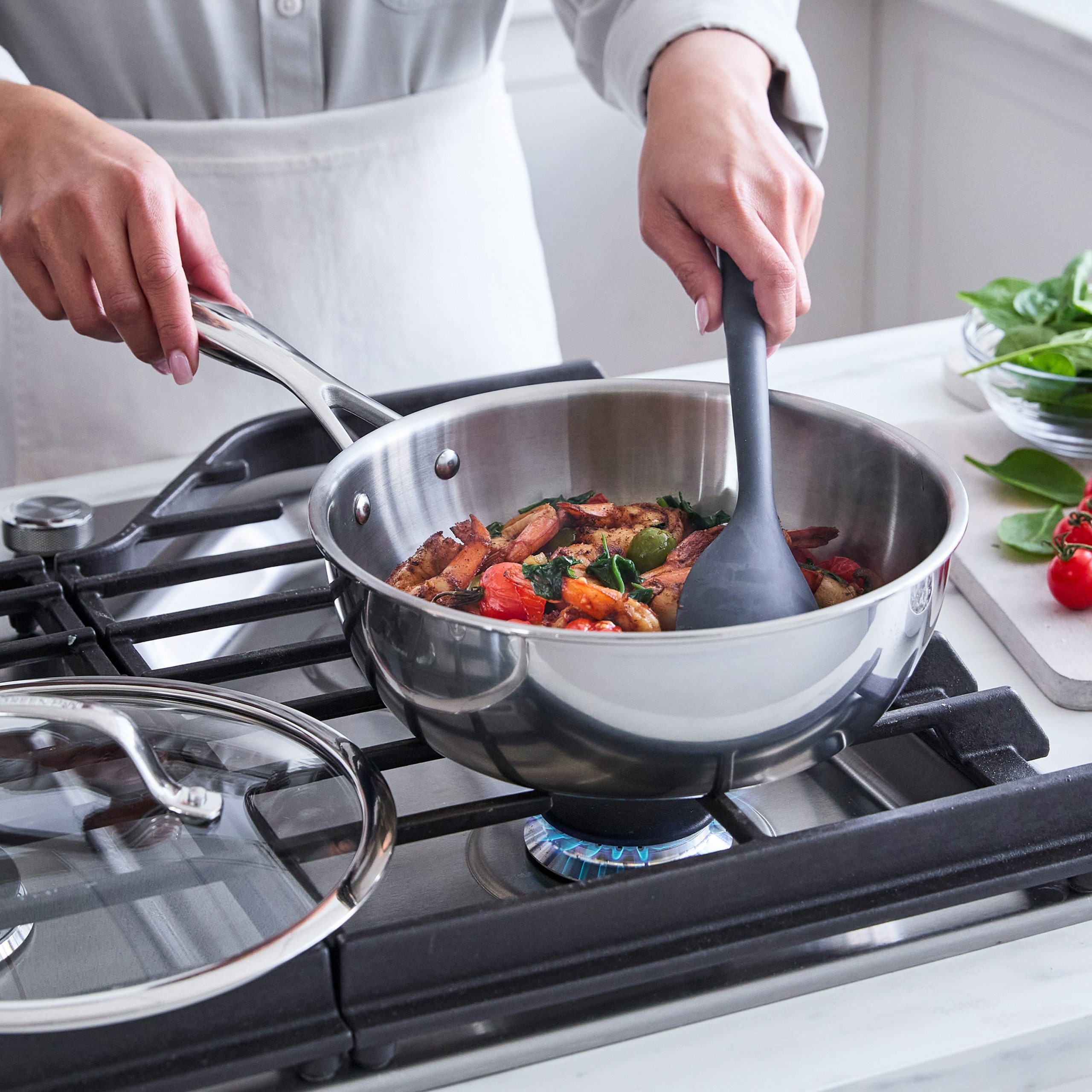 Valencia Pro Stainless Steel Uncoated 3.6-Quart Chef's Pan with Lid - Image 4