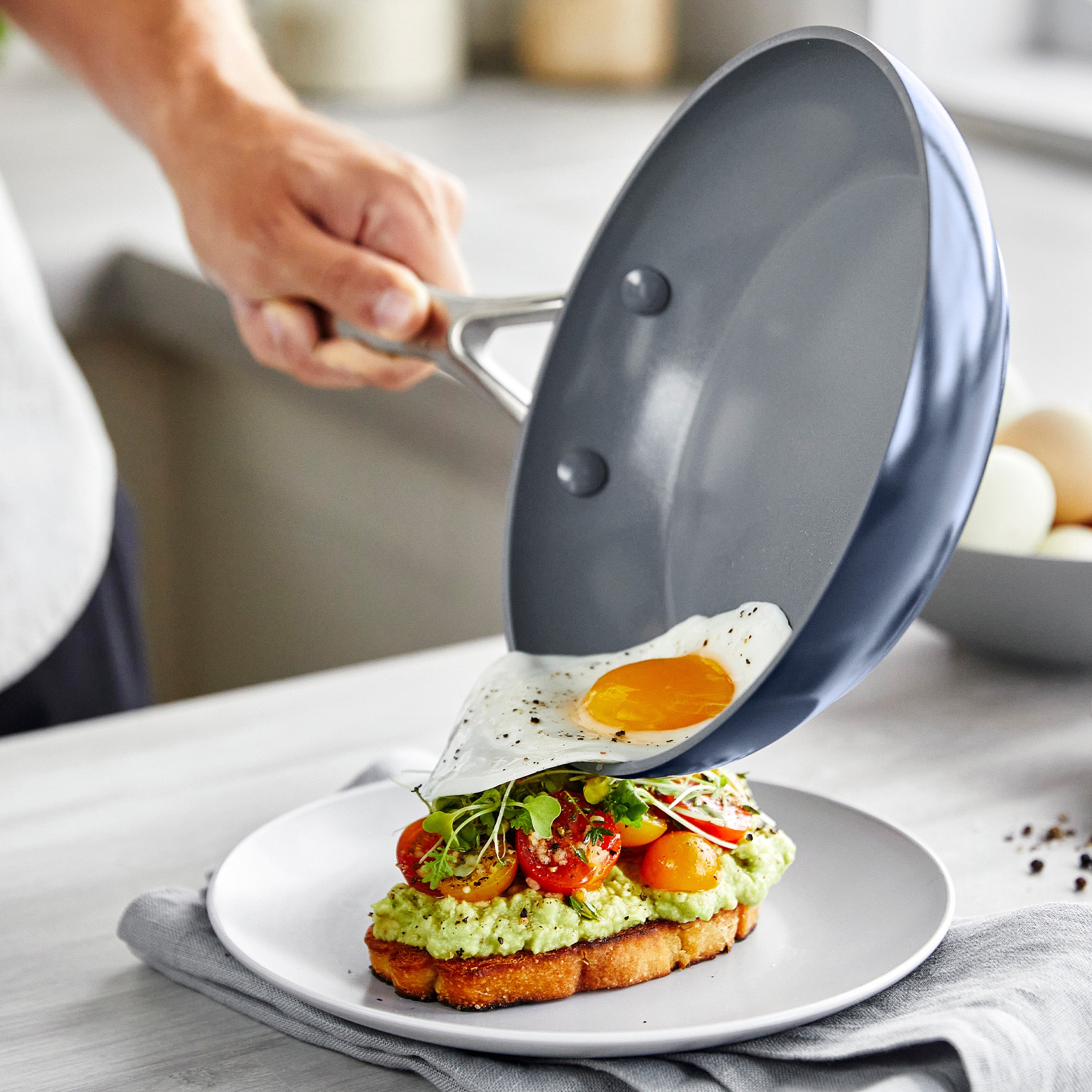Valencia Pro Ceramic Nonstick 9.5 and 11 Frypan Set | Twilight - Image 4