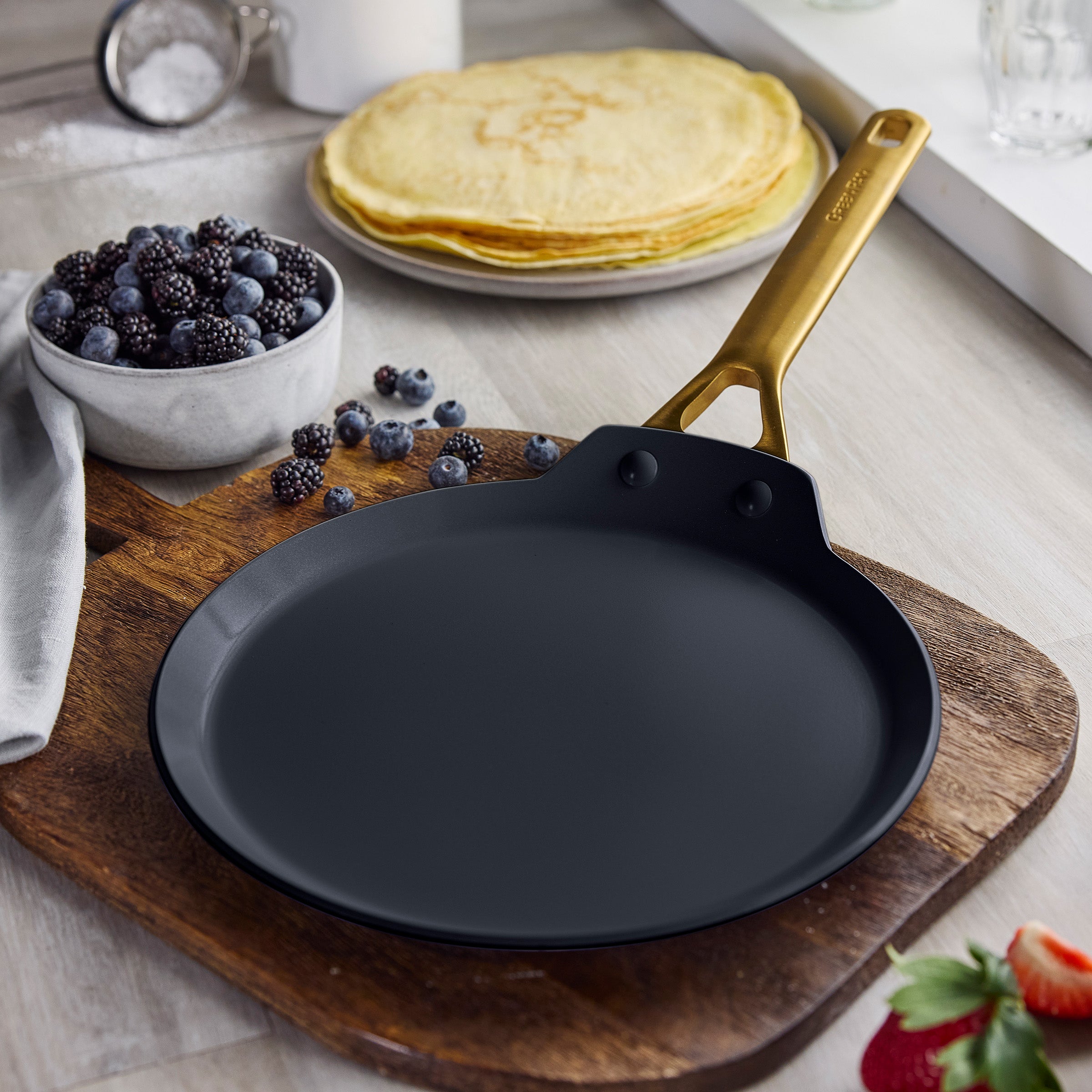 Reserve Pro Ceramic Nonstick 10 Crepe Pan | Black - Image 2