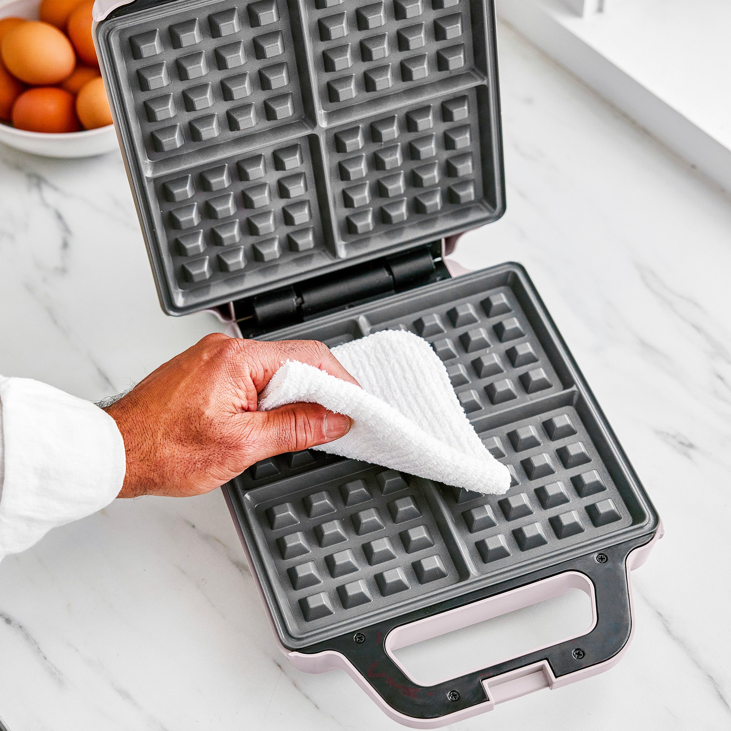 Advanced 4-Square Waffle Maker | Clay - Image 8