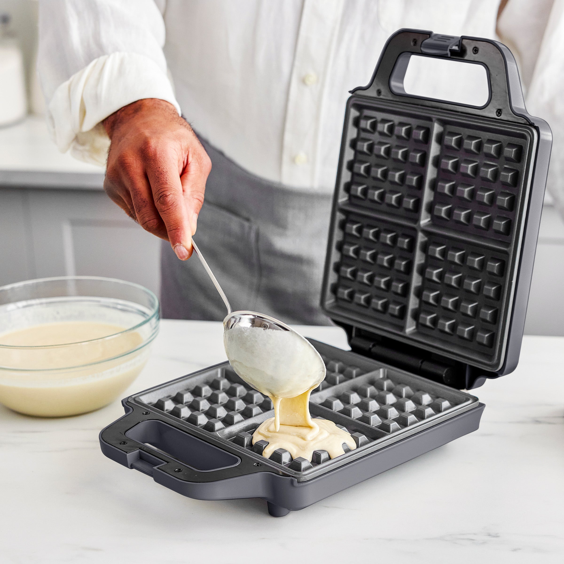 Advanced 4-Square Waffle Maker | Graphite - Image 3
