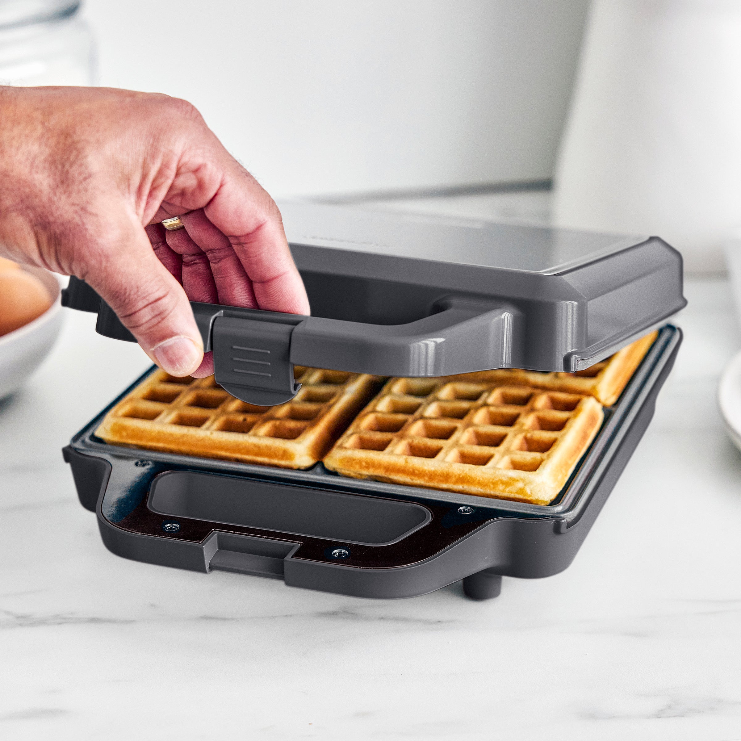 Advanced 4-Square Waffle Maker | Graphite - Image 5