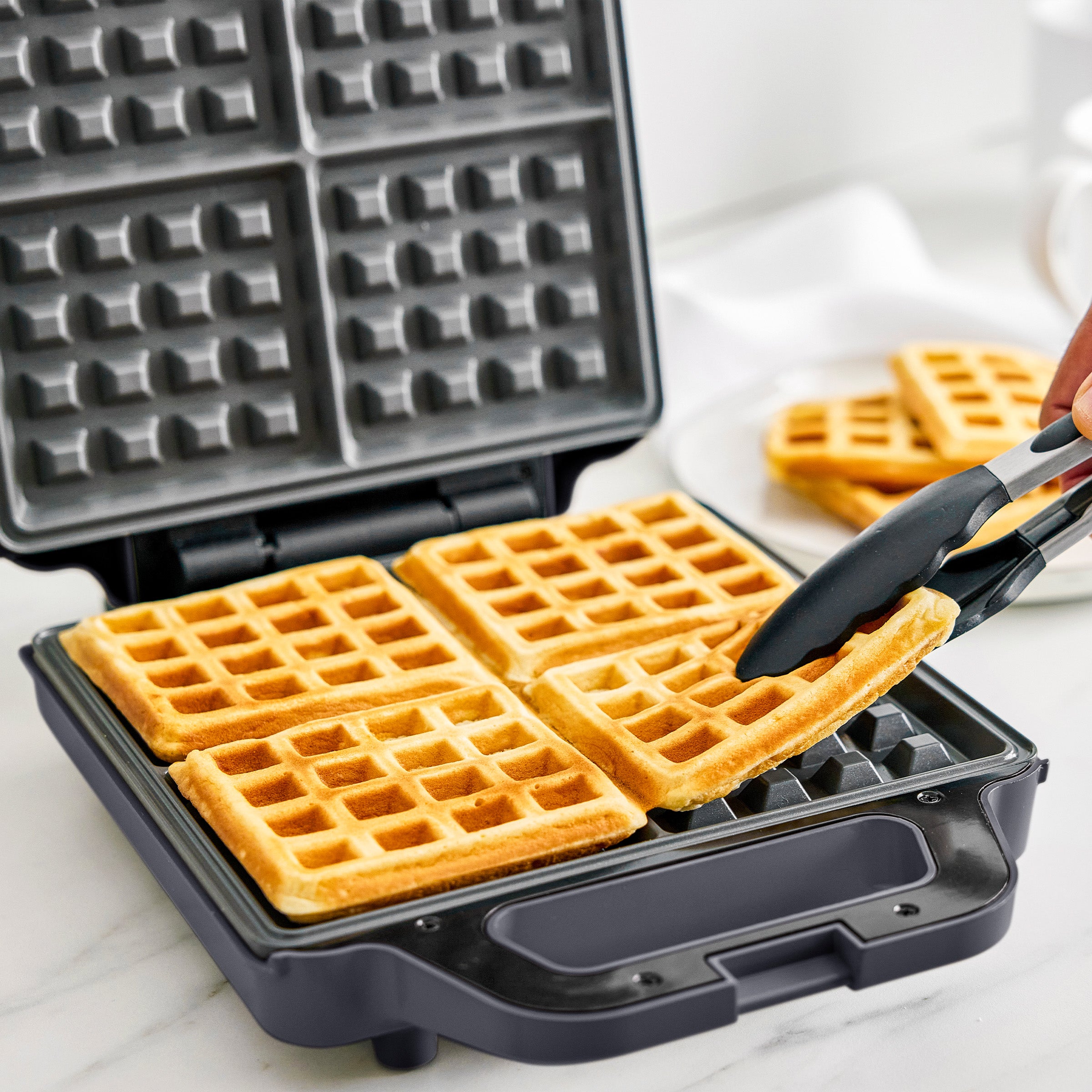 Advanced 4-Square Waffle Maker | Graphite - Image 6