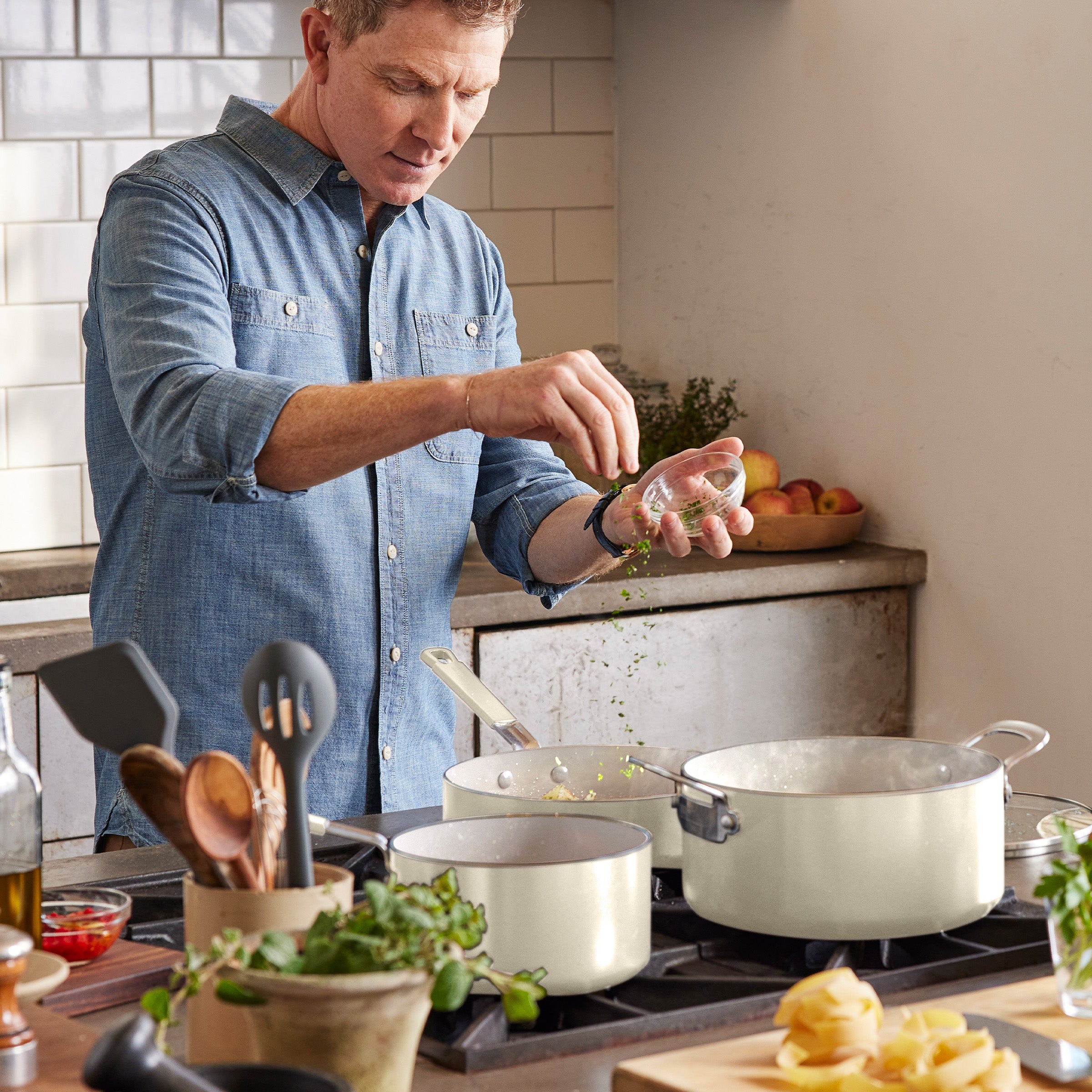 Bobby Flay by GreenPan Professional Ceramic Nonstick 10-Piece Cookware Set | Cream - Image 4
